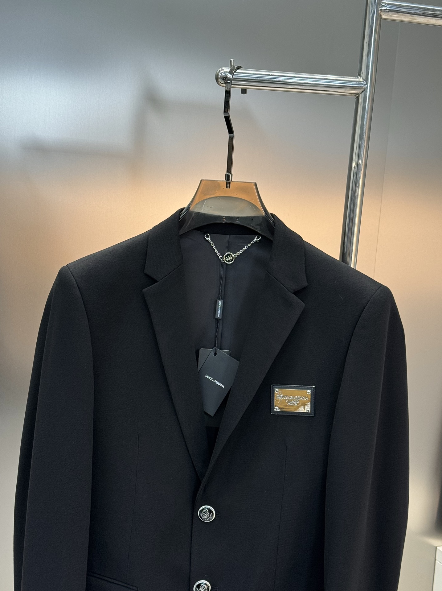 “High-Quality Metal Parchment Dresser with Gold Buttons – Foreign Trade Corporation Recommendation” - 图片 2