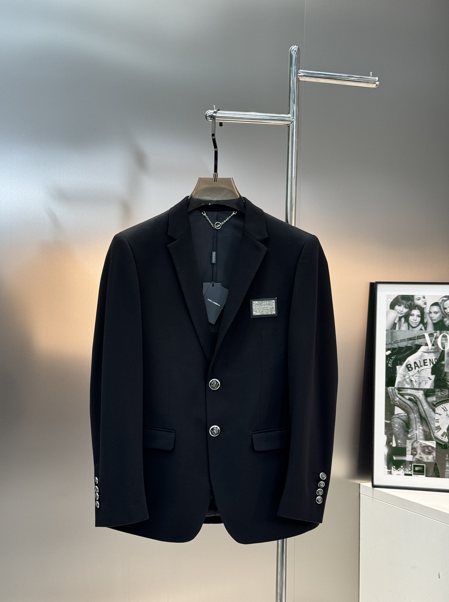 “High-Quality Metal Parchment Dresser with Gold Buttons – Foreign Trade Corporation Recommendation” - 图片 1