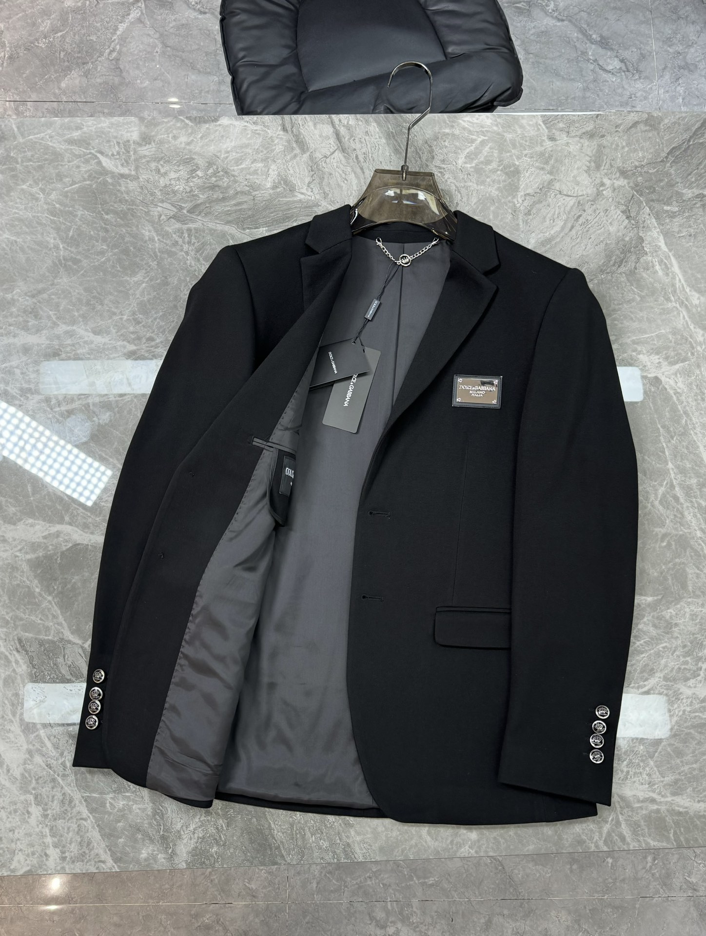 “High-Quality Metal Parchment Dresser with Gold Buttons – Foreign Trade Corporation Recommendation” - 图片 9