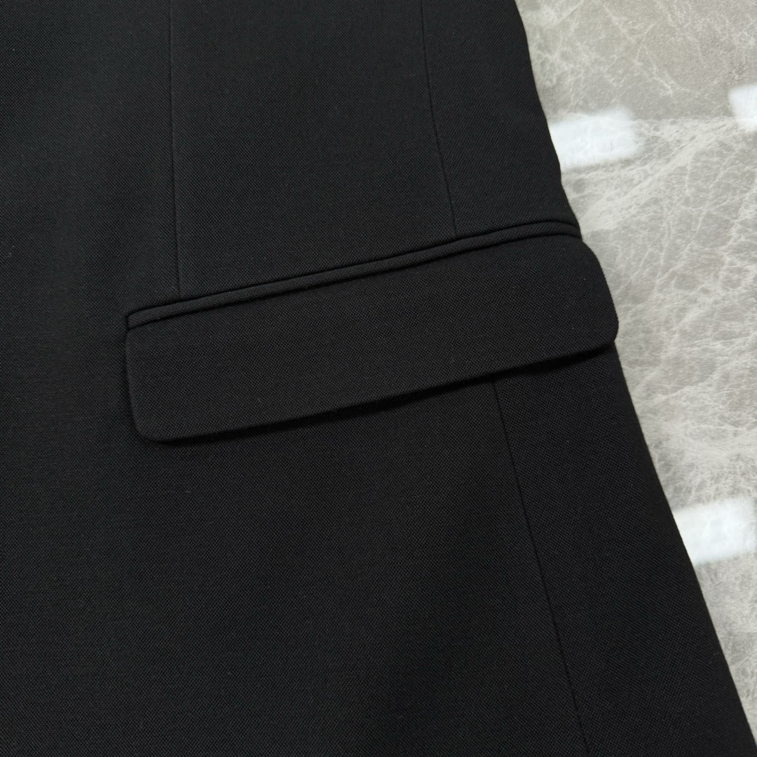 “High-Quality Metal Parchment Dresser with Gold Buttons – Foreign Trade Corporation Recommendation” - 图片 7