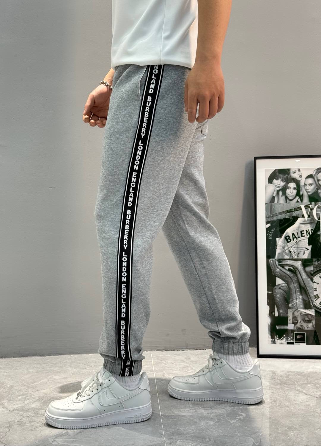 
⚜️BBR*巴宝-莉2025s新品天丝休闲裤.可搭配套装！黑白灰搭配全新设计理念.秋冬季节新一季力推运