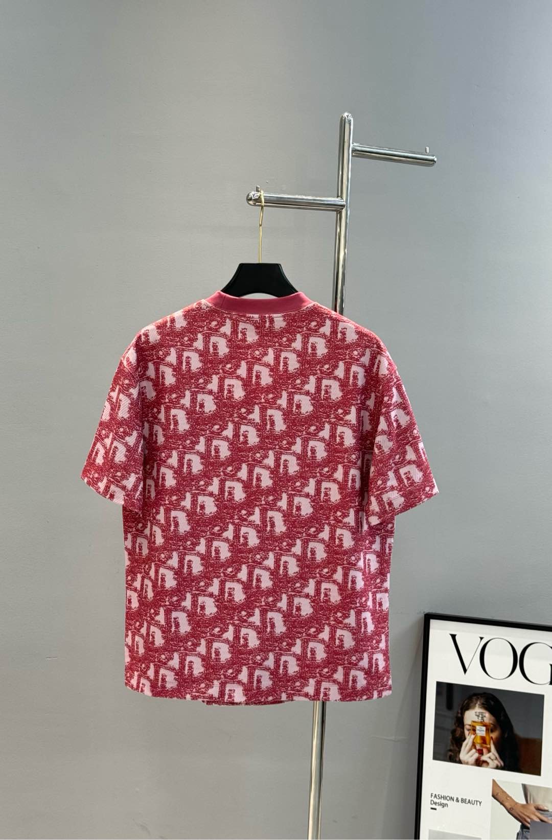 
⚜️Dio*r迪-奥高端潮牌T恤新款驾到.炸街了❗️男女同款！25s新款推荐.满身dior立体提花工艺