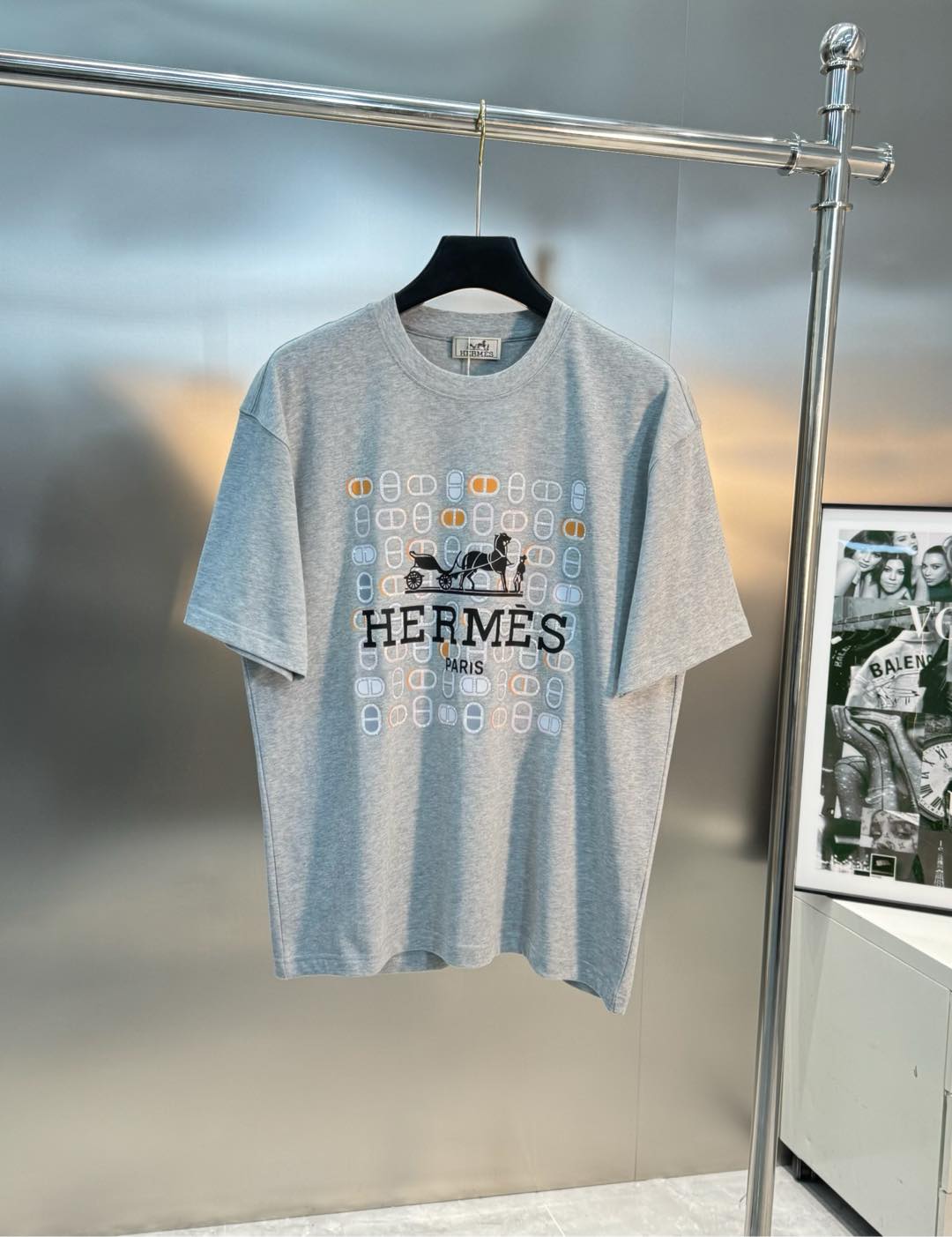 
⚜️HERM*S *爱马*25s新款T恤.男女同款.同步官网发售 ！ 为全新系列注入满满活力，这款单品