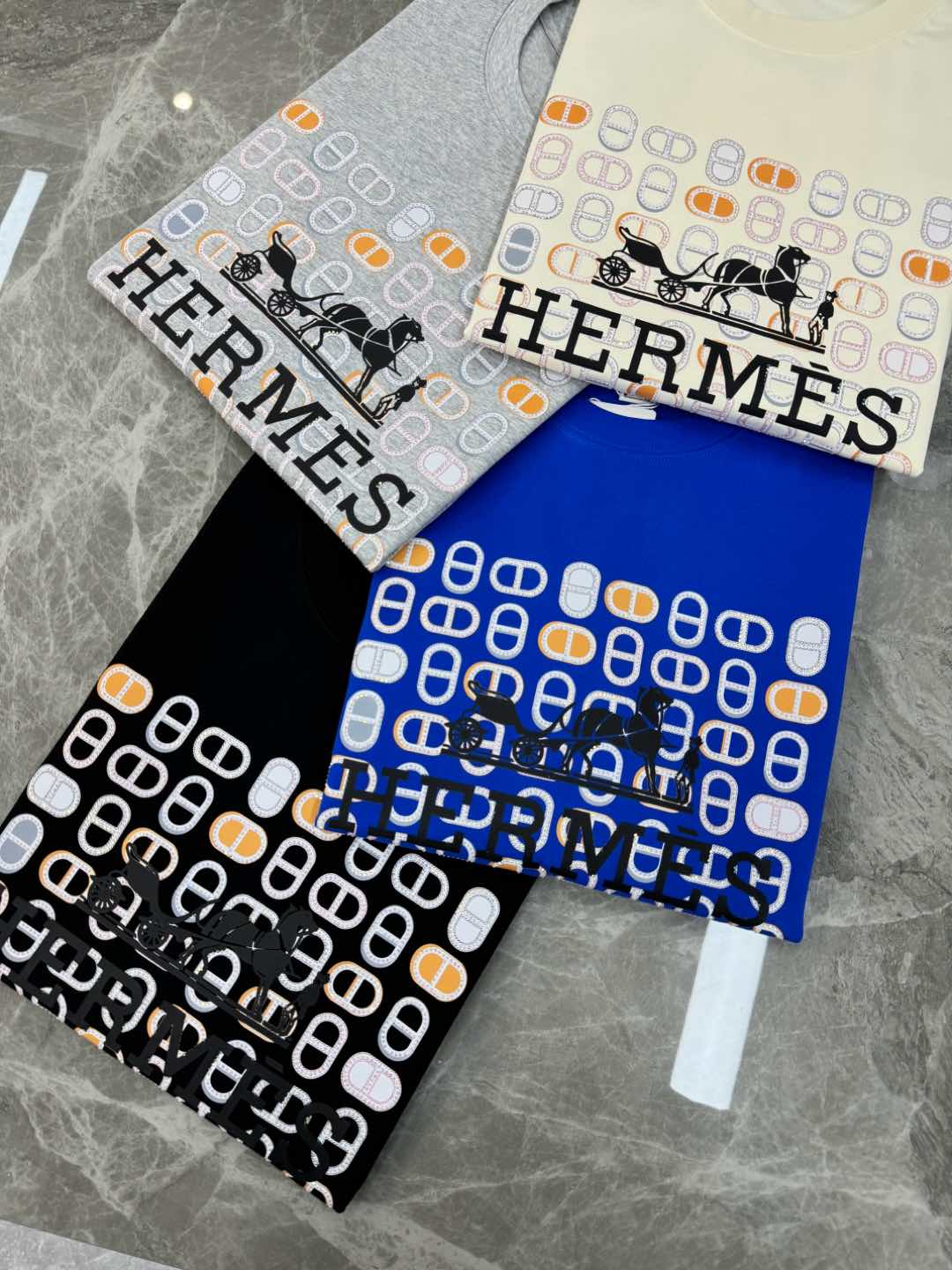 
⚜️HERM*S *爱马*25s新款T恤.男女同款.同步官网发售 ！ 为全新系列注入满满活力，这款单品