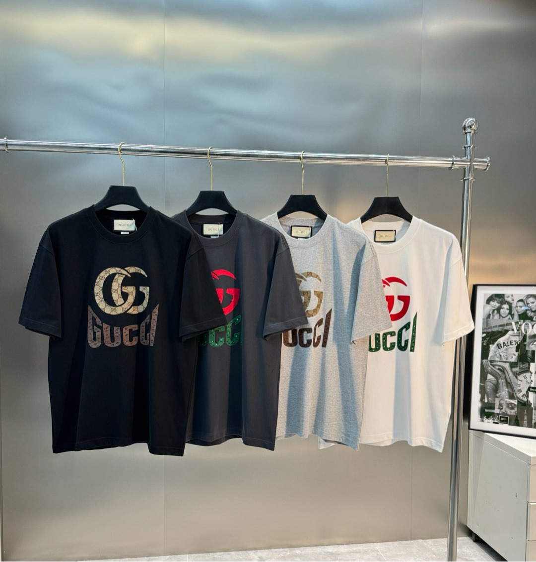 
⚜️GUCC*潮牌25s新款圆领T恤.男女同款～潮人必备！胸前定制品牌图形烫画工艺.双层工艺色彩层次分