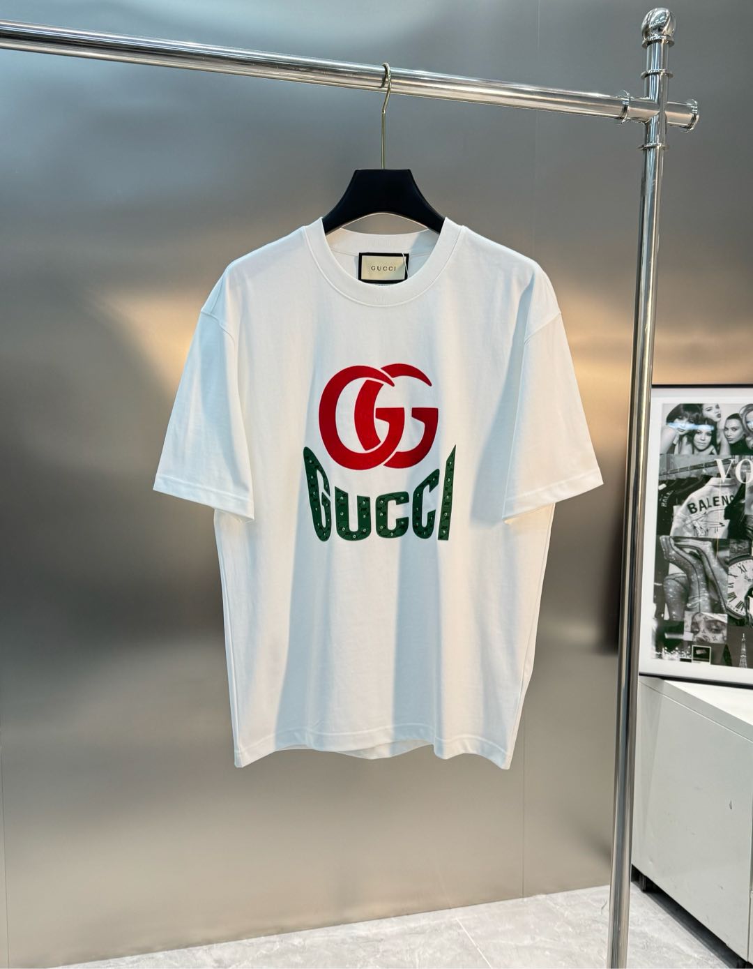 
⚜️GUCC*潮牌25s新款圆领T恤.男女同款～潮人必备！胸前定制品牌图形烫画工艺.双层工艺色彩层次分