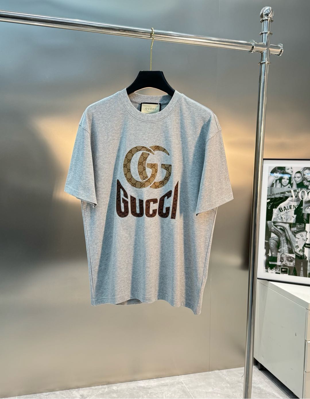 
⚜️GUCC*潮牌25s新款圆领T恤.男女同款～潮人必备！胸前定制品牌图形烫画工艺.双层工艺色彩层次分