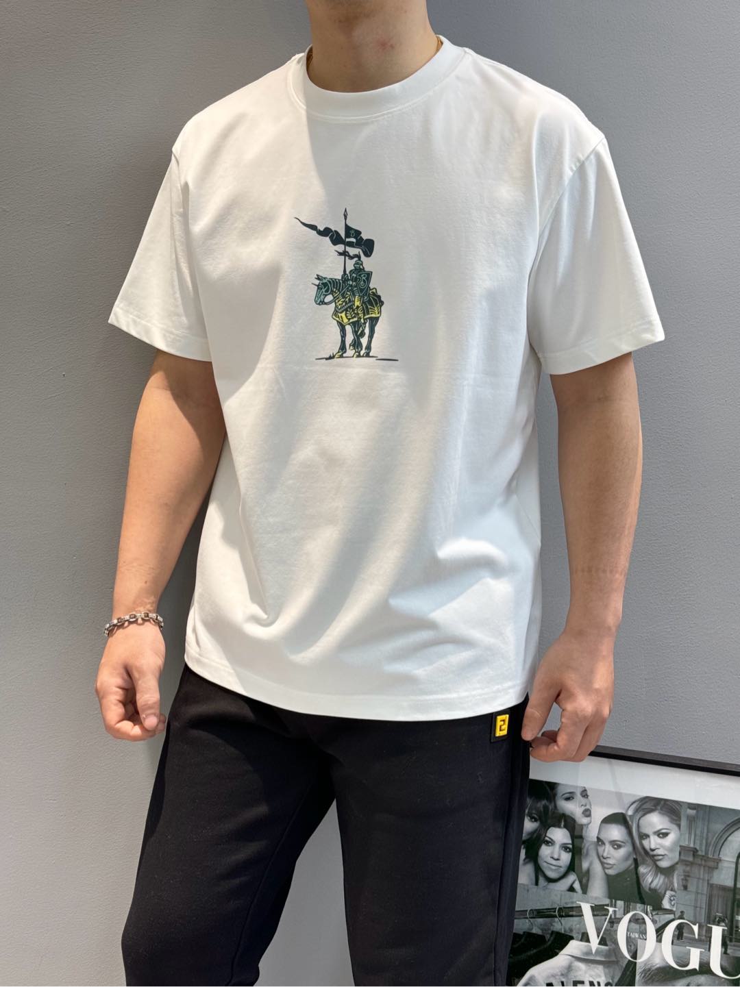 
⚜️BBR*25s原单爆款圆领T恤🔥男女同款！精致3D王牌战马印花工艺.简单又高级！一款最基础的单品得
