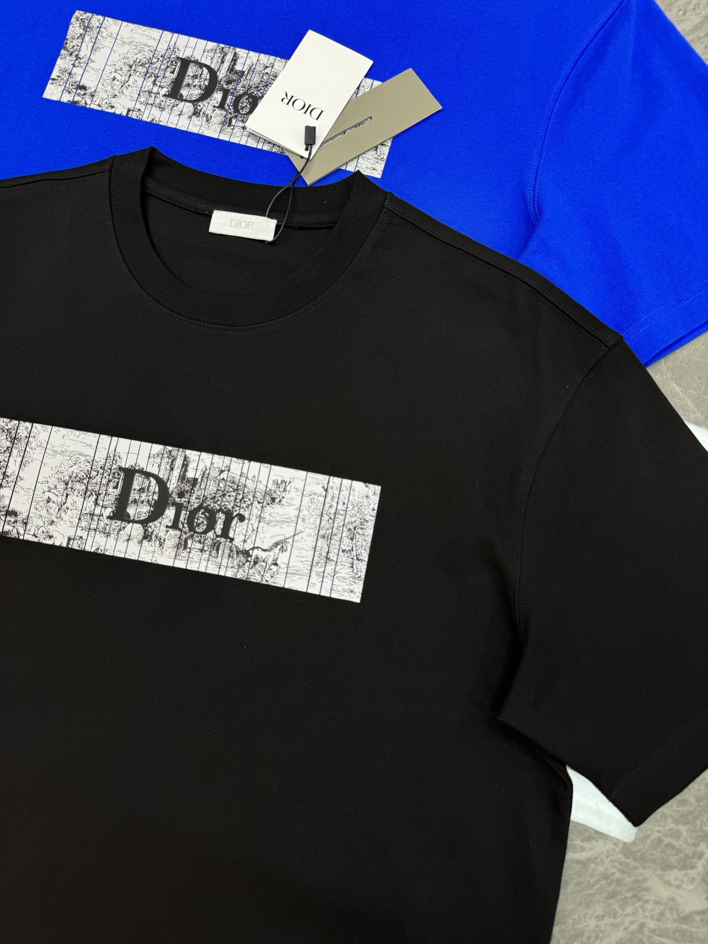 
⚜️DIO*R迪-奥25s新款情侣圆领T恤！胸前新款3D爆裂感立体硅胶印花.300g甄选100%纯棉质