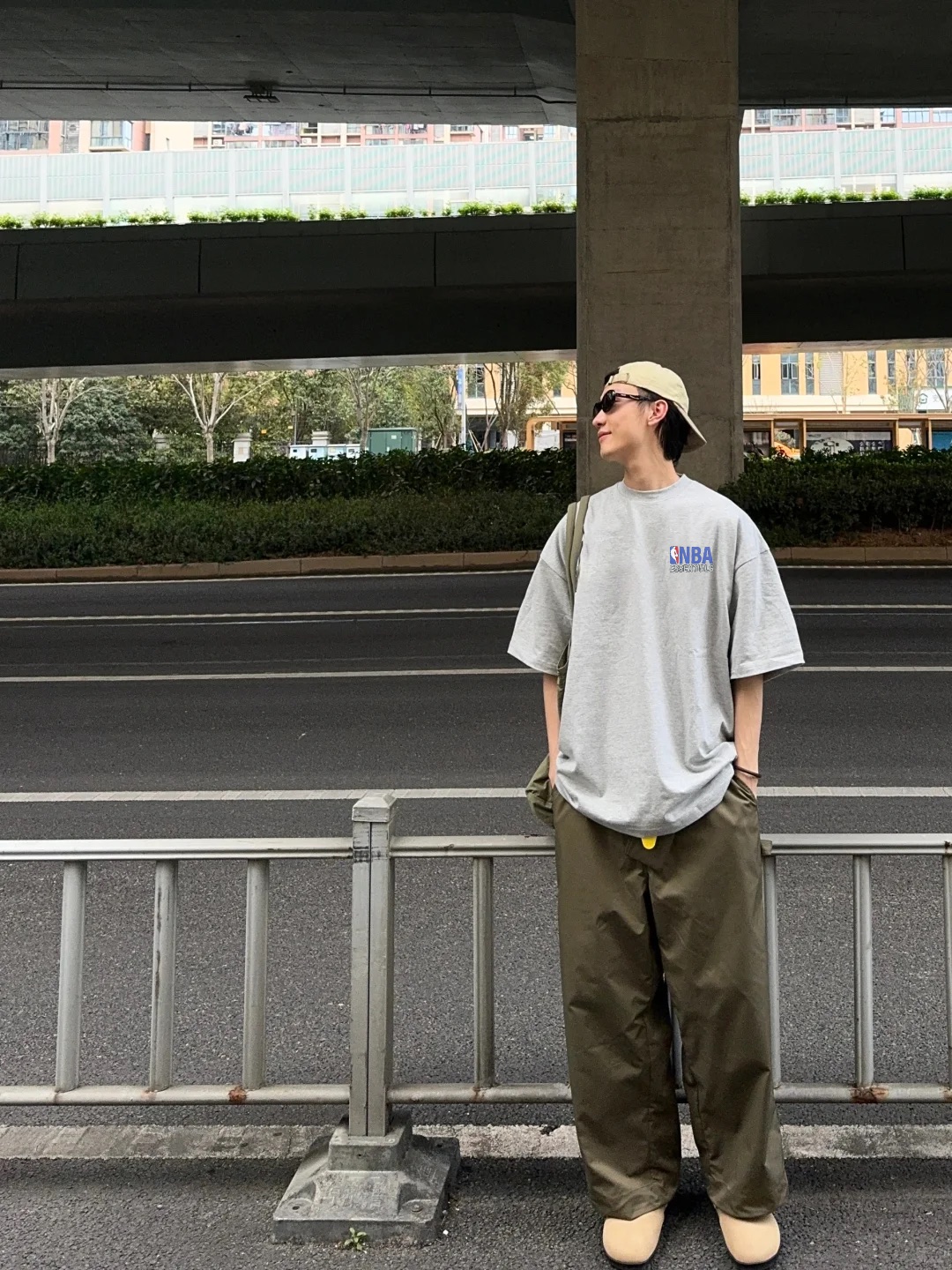 
⚜️ ESSENTIAL*联名NBA潮牌T恤.25s新款推荐！男女同款～极简风街头美学创造经典！重磅来