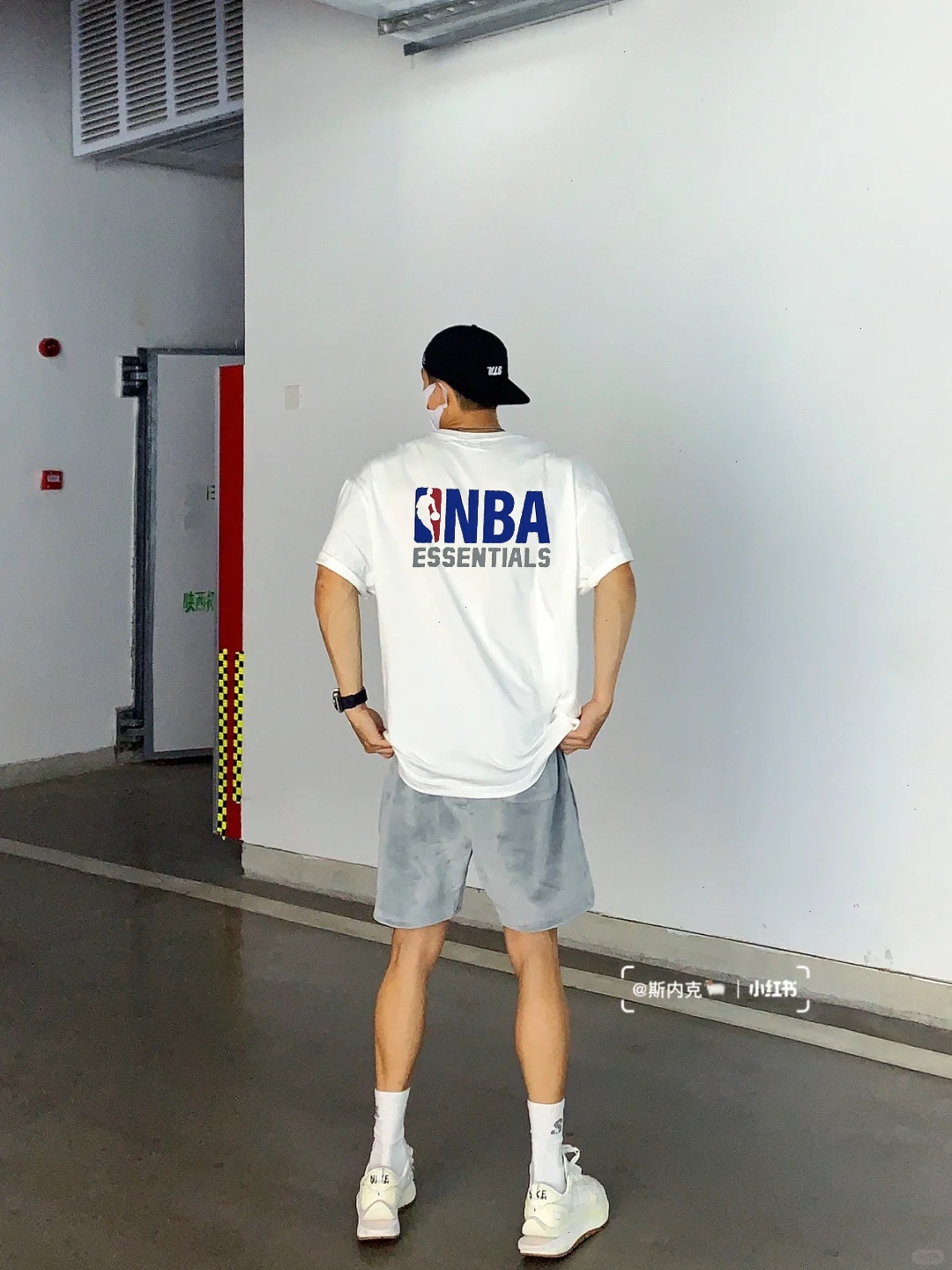 
⚜️ ESSENTIAL*联名NBA潮牌T恤.25s新款推荐！男女同款～极简风街头美学创造经典！重磅来