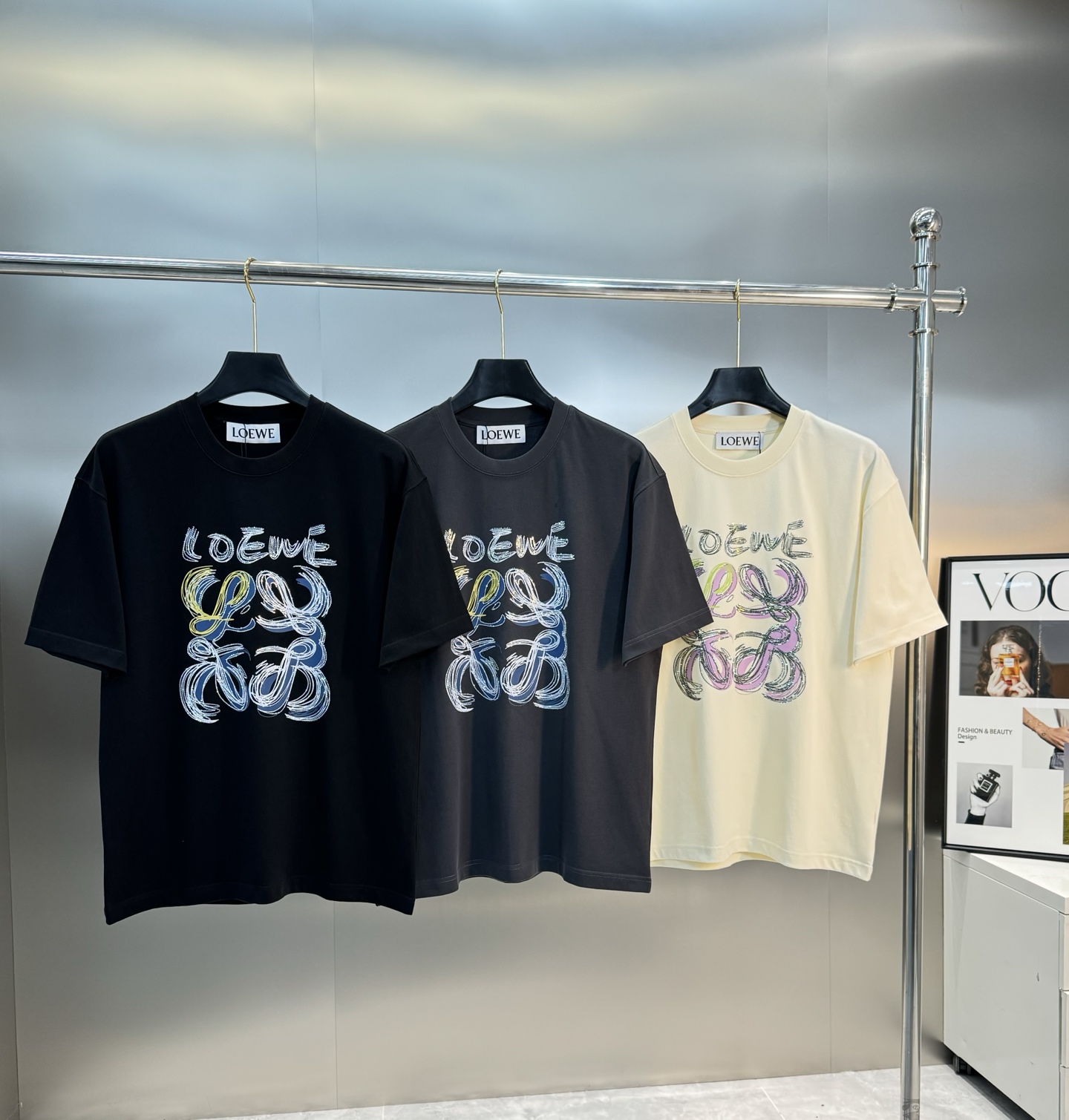 
⚜️Loew*e 罗意-威25s新款潮牌T恤.男女同款！重工水洗面料.最新花型设计.os版型不挑人，烫