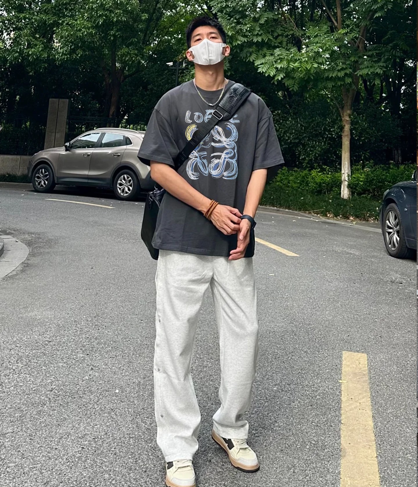 
⚜️Loew*e 罗意-威25s新款潮牌T恤.男女同款！重工水洗面料.最新花型设计.os版型不挑人，烫