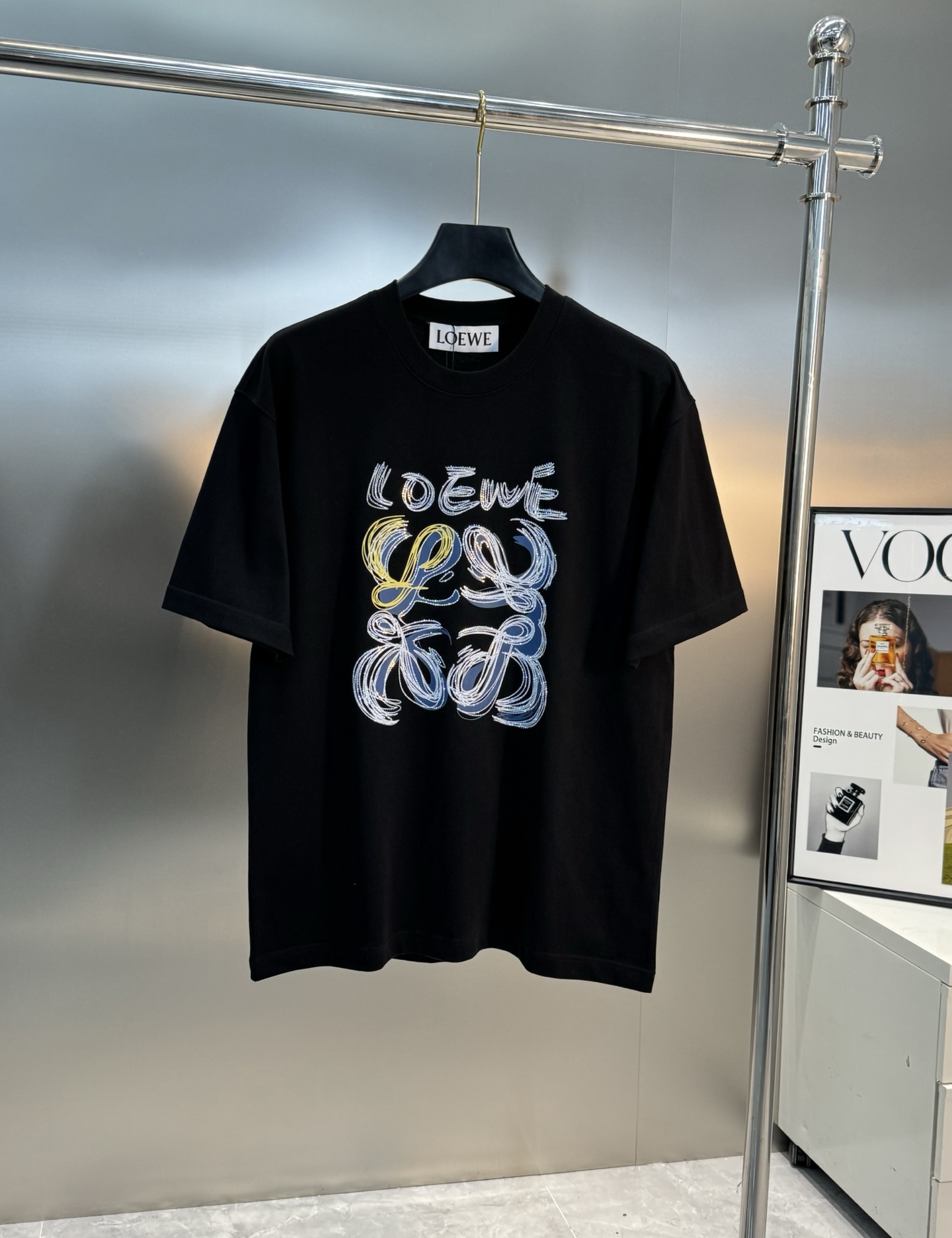 
⚜️Loew*e 罗意-威25s新款潮牌T恤.男女同款！重工水洗面料.最新花型设计.os版型不挑人，烫
