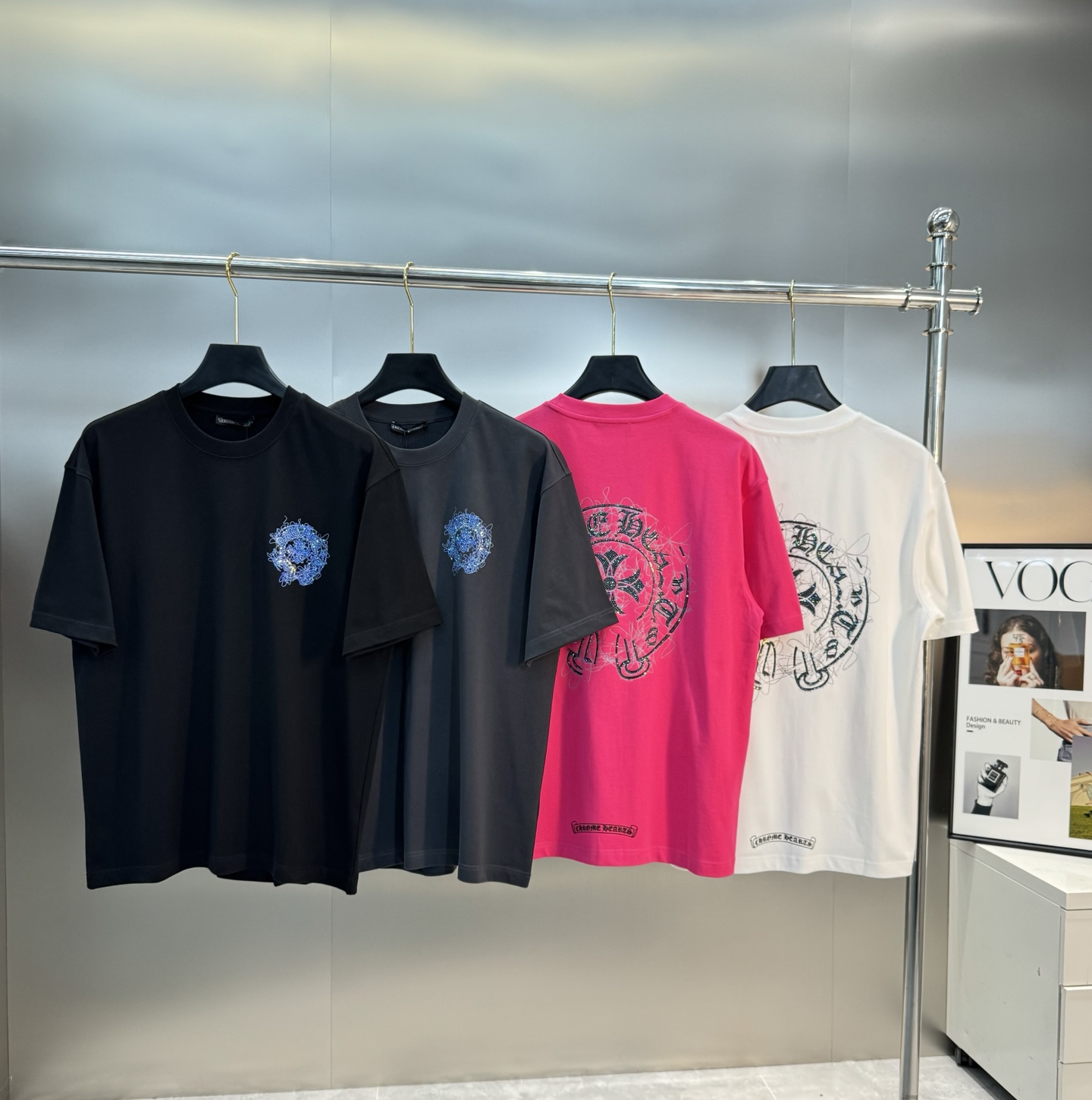 
⚜️ChromeHearts*克罗心25s新款T恤.男女同款！经典马蹄章造型颜值担当.张扬个性图形字母