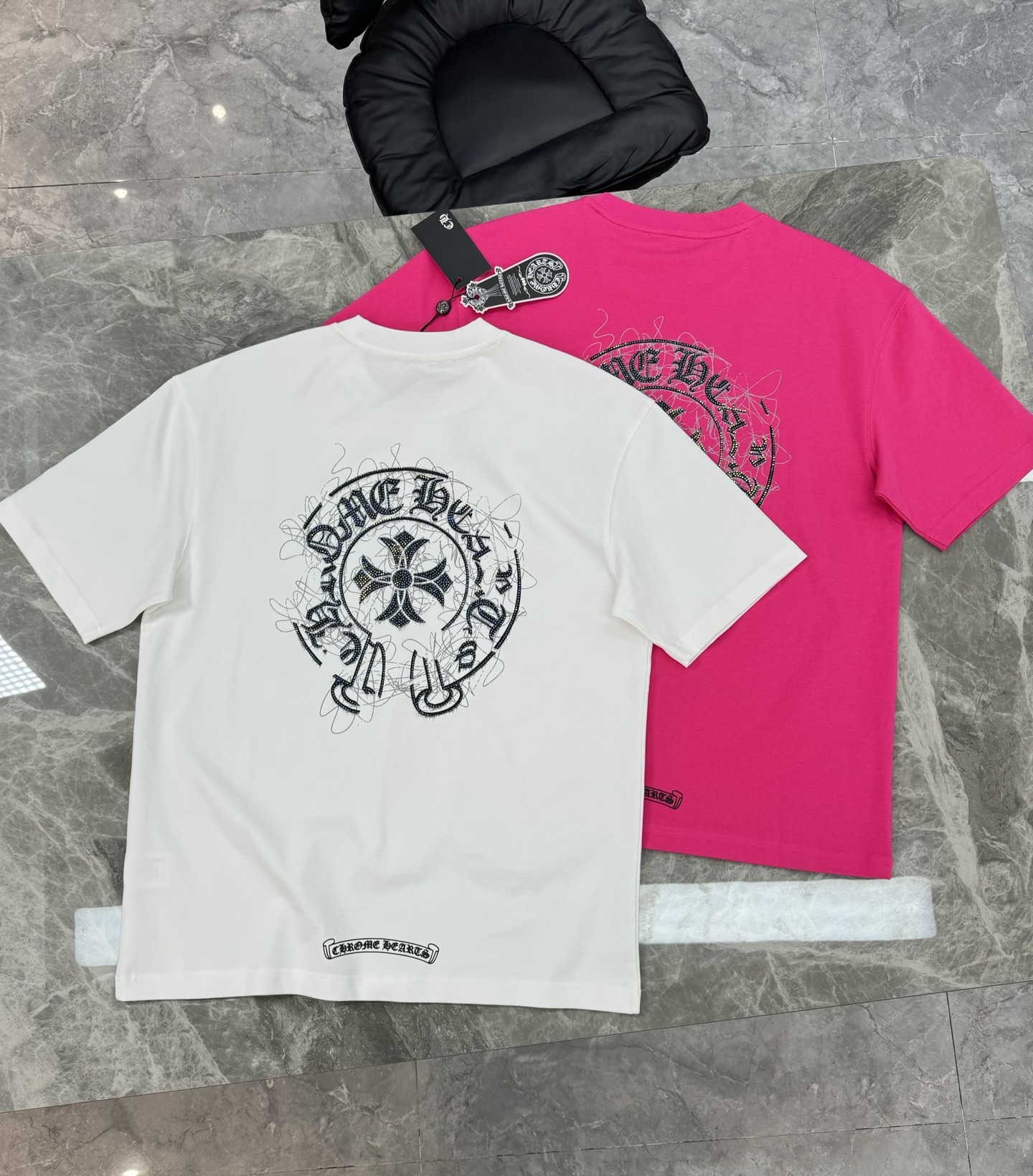 
⚜️ChromeHearts*克罗心25s新款T恤.男女同款！经典马蹄章造型颜值担当.张扬个性图形字母