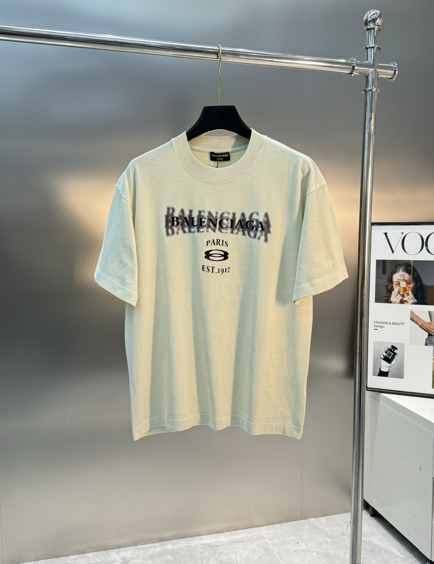 
⚜️balenciag*巴黎25s新款圆领T恤.重水洗潮牌T恤！男女同款～不同工艺呈现不一样的视觉感受