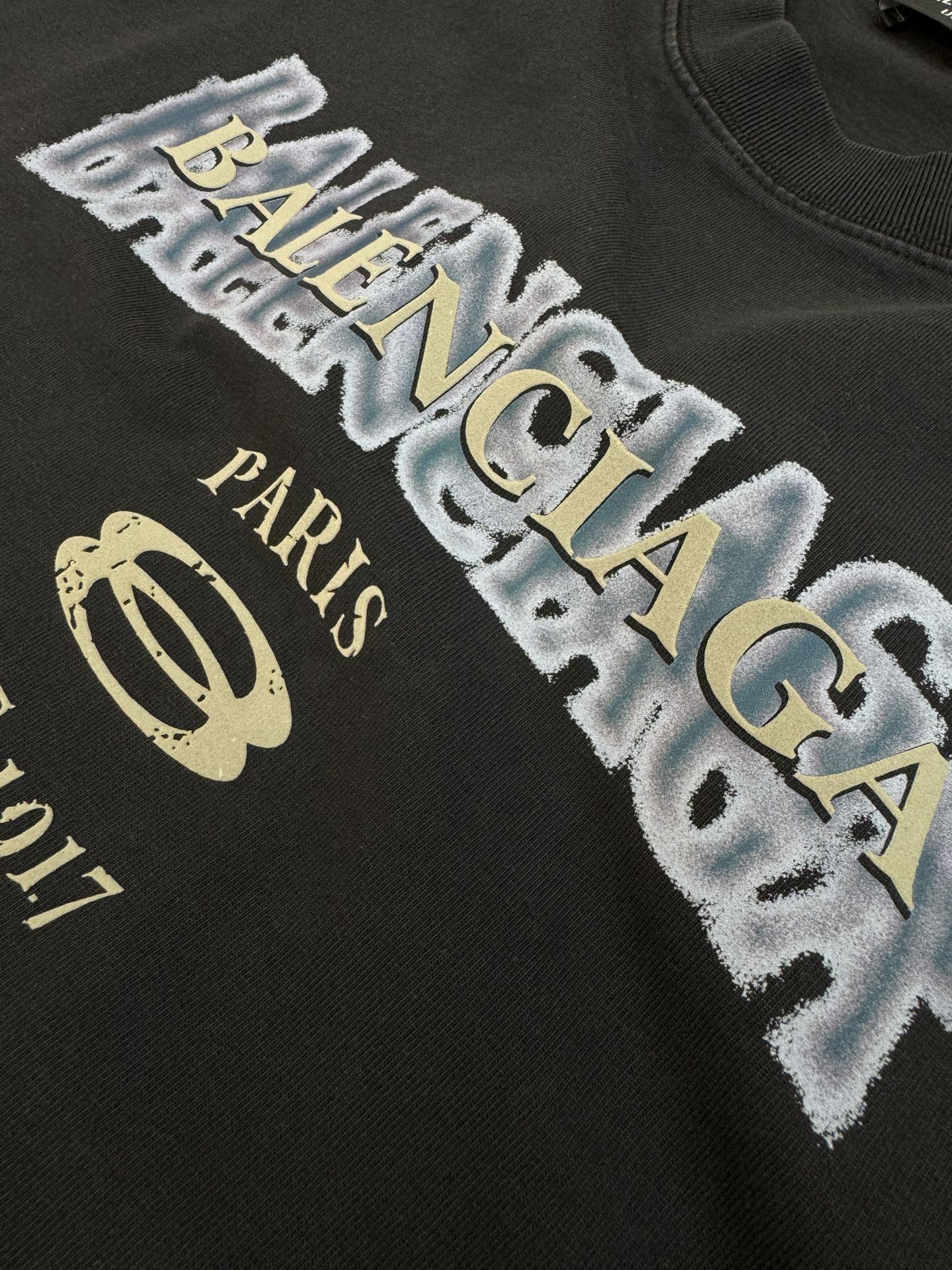 
⚜️balenciag*巴黎25s新款圆领T恤.重水洗潮牌T恤！男女同款～不同工艺呈现不一样的视觉感受