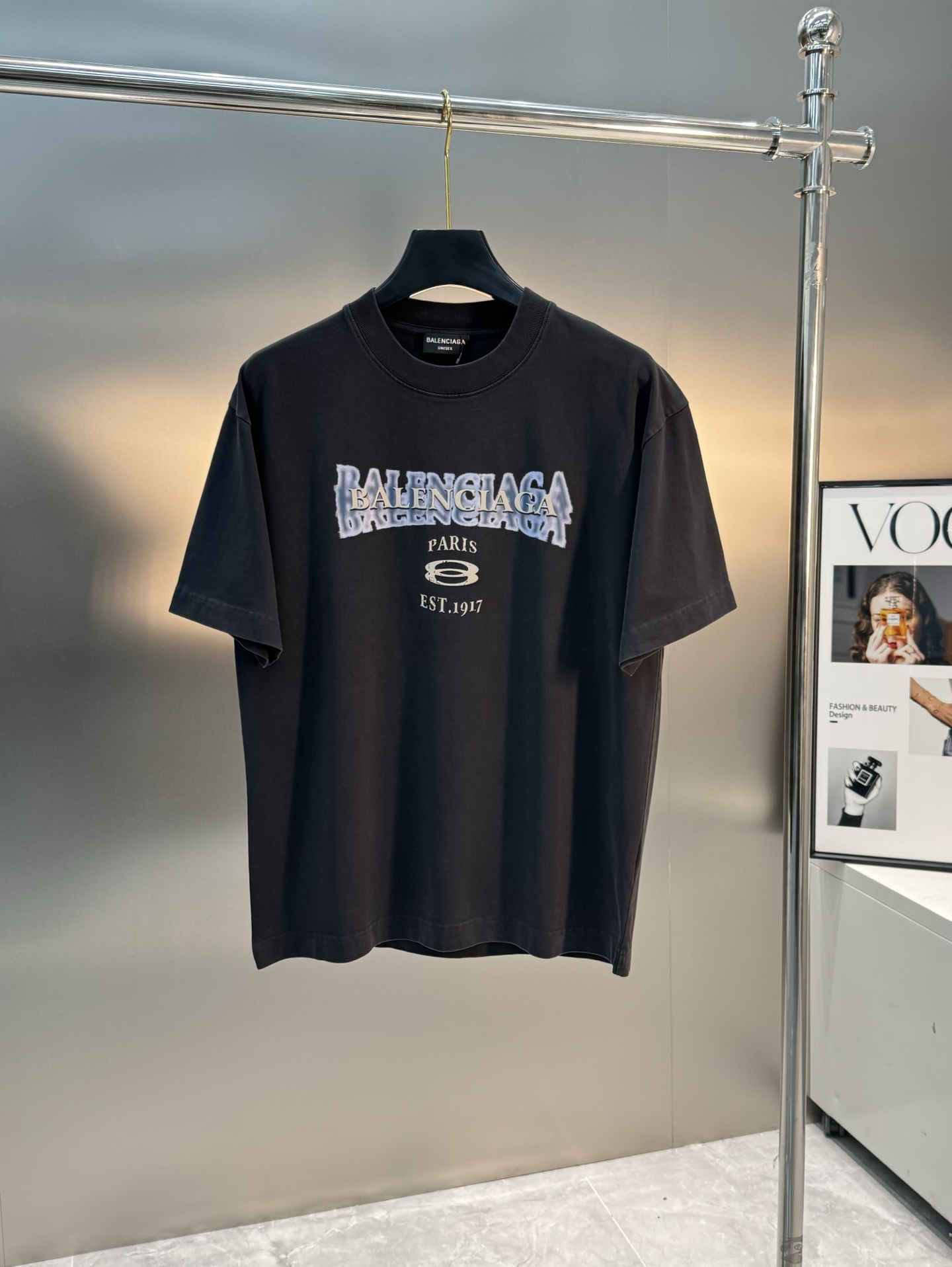 
⚜️balenciag*巴黎25s新款圆领T恤.重水洗潮牌T恤！男女同款～不同工艺呈现不一样的视觉感受