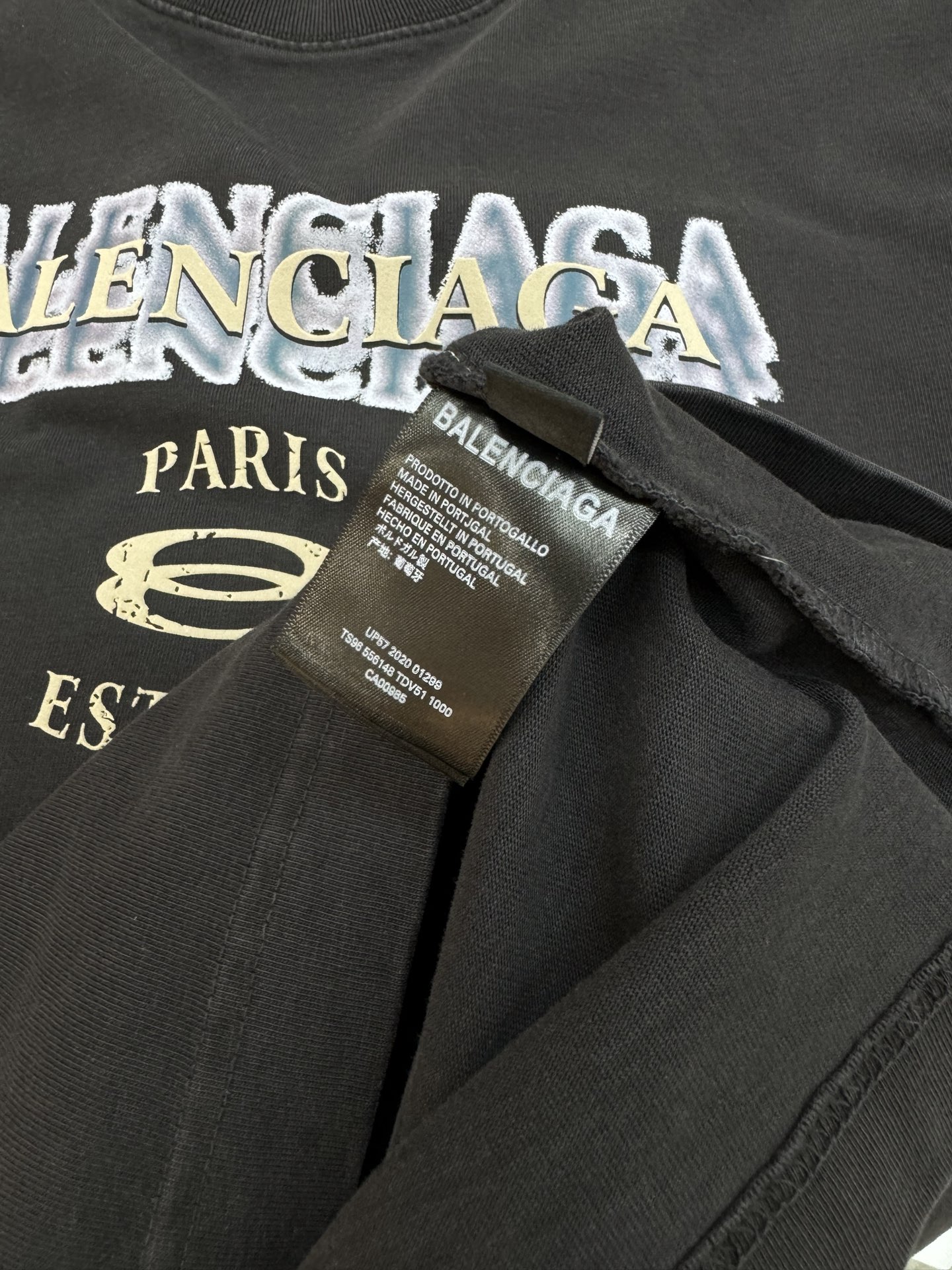
⚜️balenciag*巴黎25s新款圆领T恤.重水洗潮牌T恤！男女同款～不同工艺呈现不一样的视觉感受