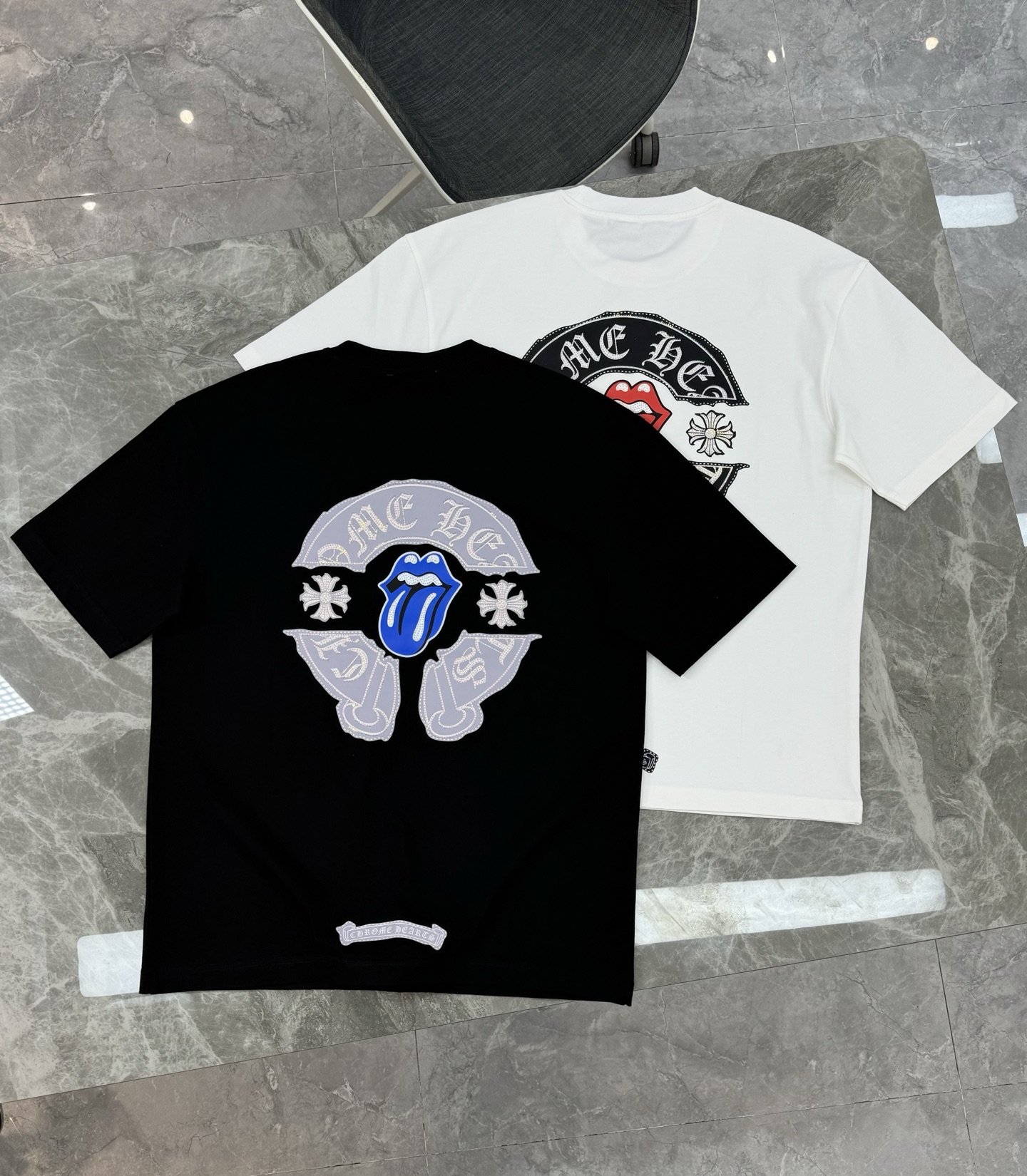 
⚜️ Chrome Hearts克罗心25s潮牌T恤.男女同款！克罗心马蹄章标识烫画设计.搭配经典大舌