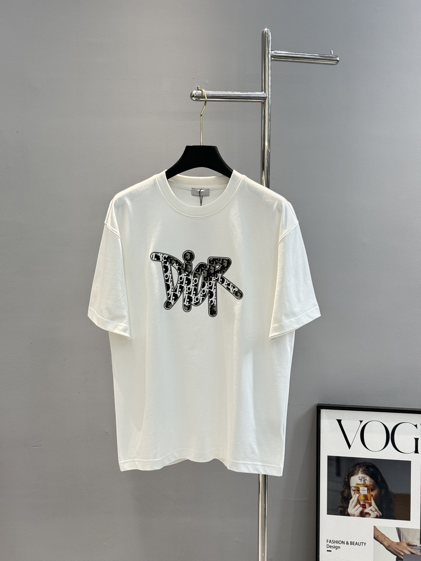 
⚜️DIO*R迪-奥25s新款情侣圆领T恤！胸前新款印花.双层工艺.蝴蝶效应精致印花.烫钻工艺立体感十