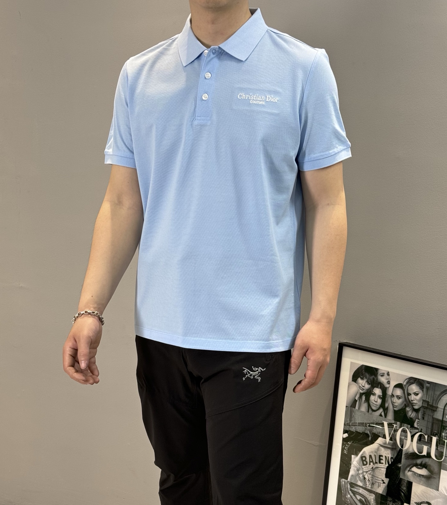 
⚜️Christian Dior 2025s新款推荐.胸前经典刺绣POLO衫.采用哑光线进口绣花机器 