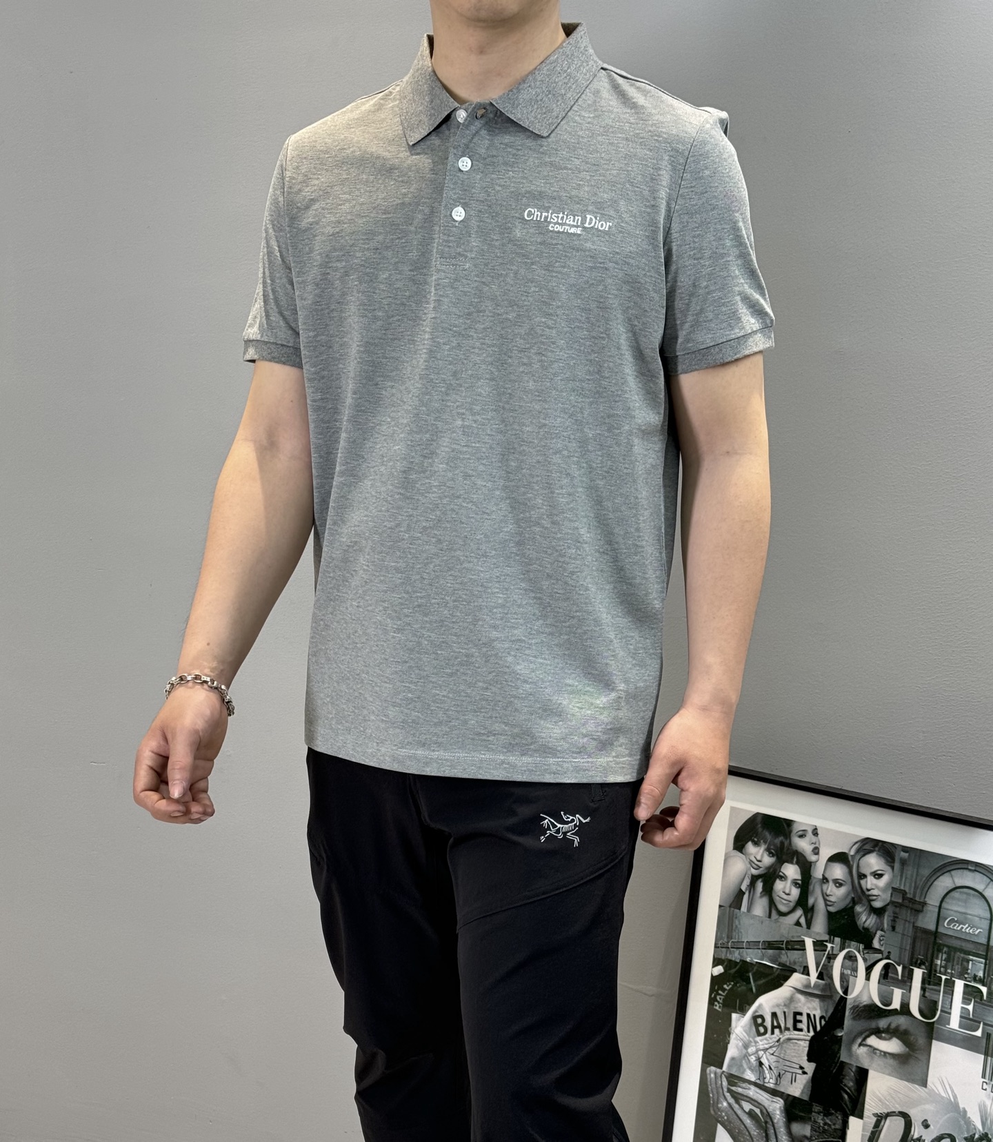 
⚜️Christian Dior 2025s新款推荐.胸前经典刺绣POLO衫.采用哑光线进口绣花机器 