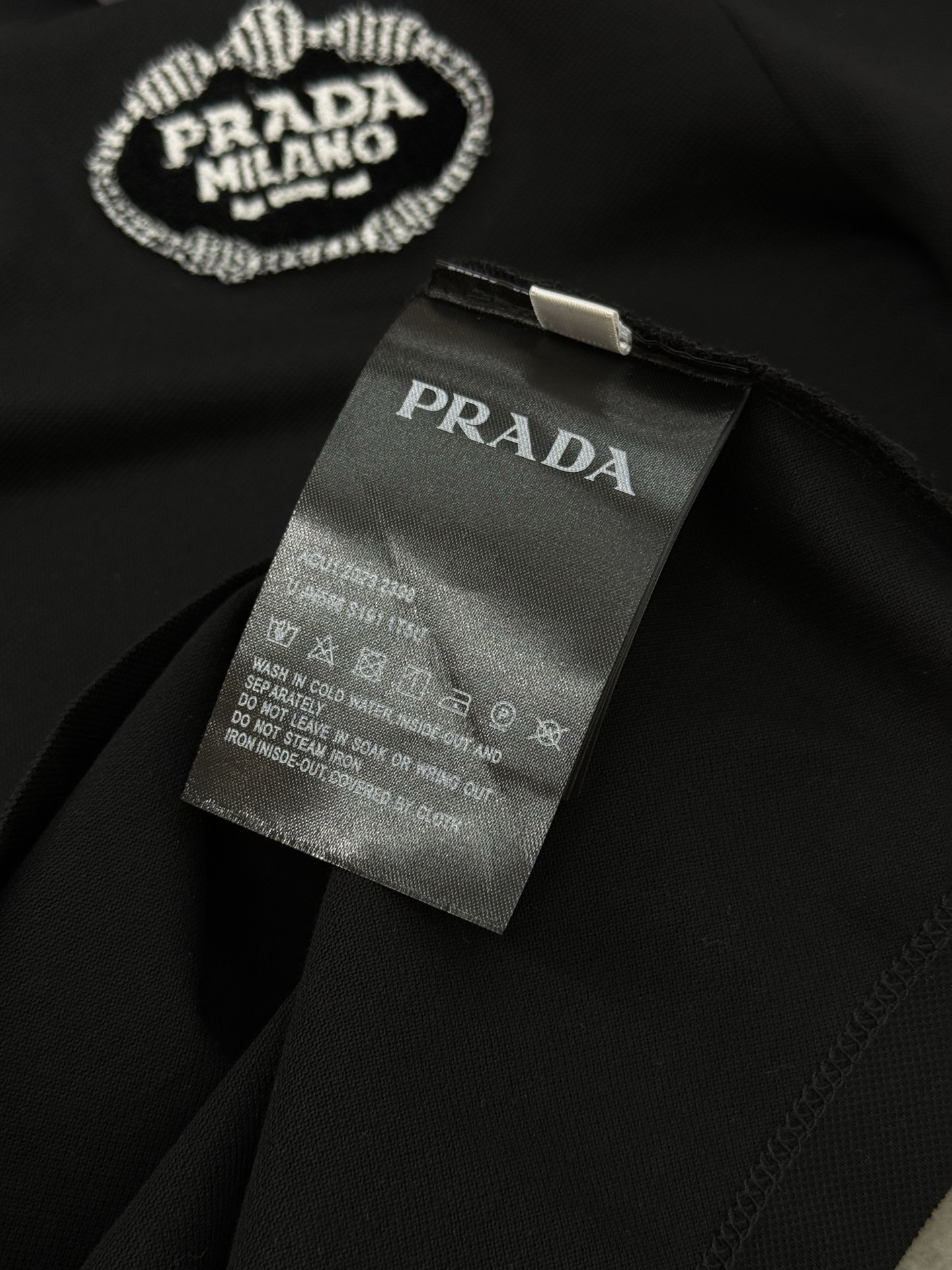 
⚜️PRAD*A普拉-达2025ss夏季新款 logo男士翻领Polo衫！经典商务男款，简约时尚大气不