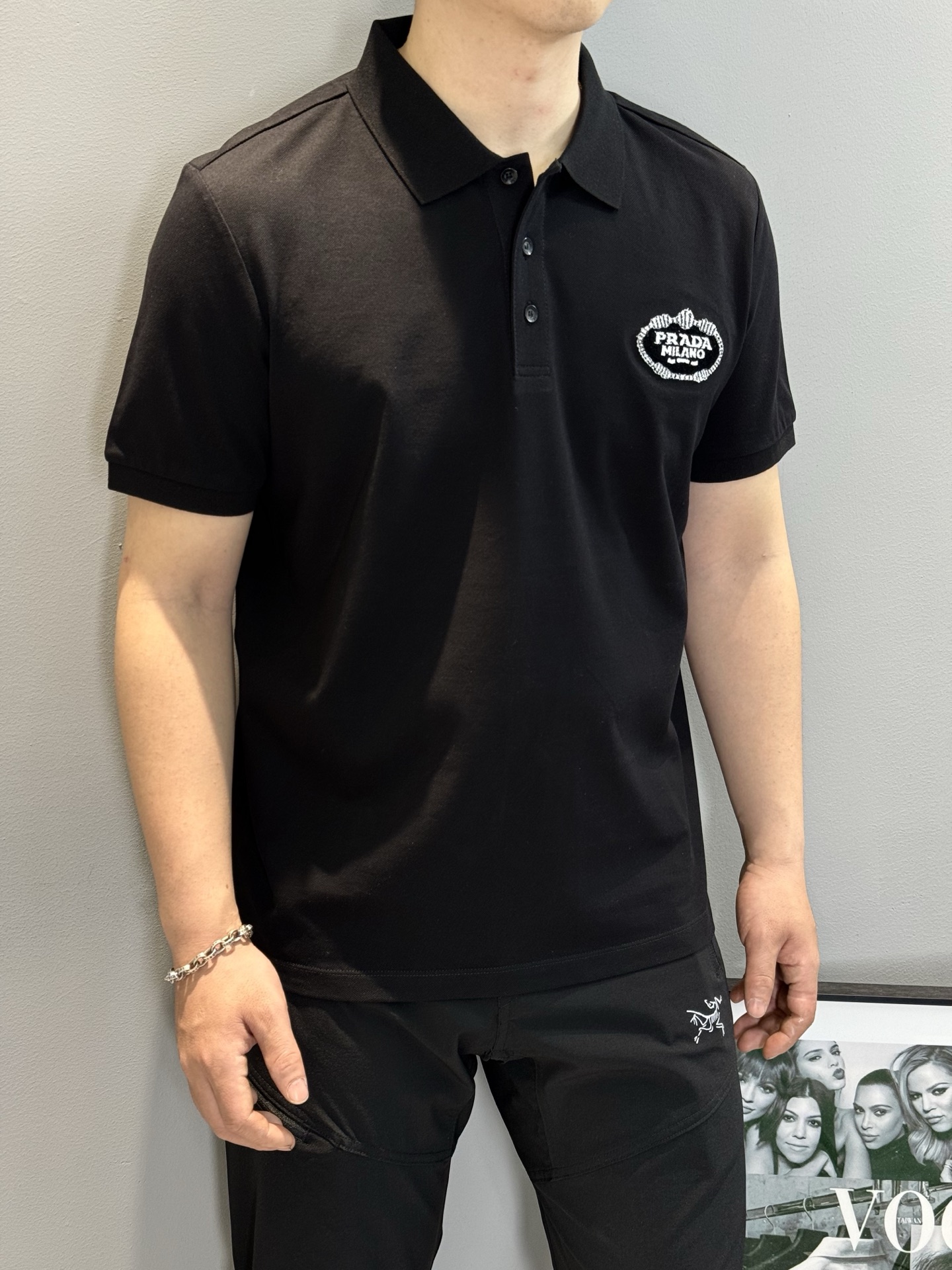 
⚜️PRAD*A普拉-达2025ss夏季新款 logo男士翻领Polo衫！经典商务男款，简约时尚大气不