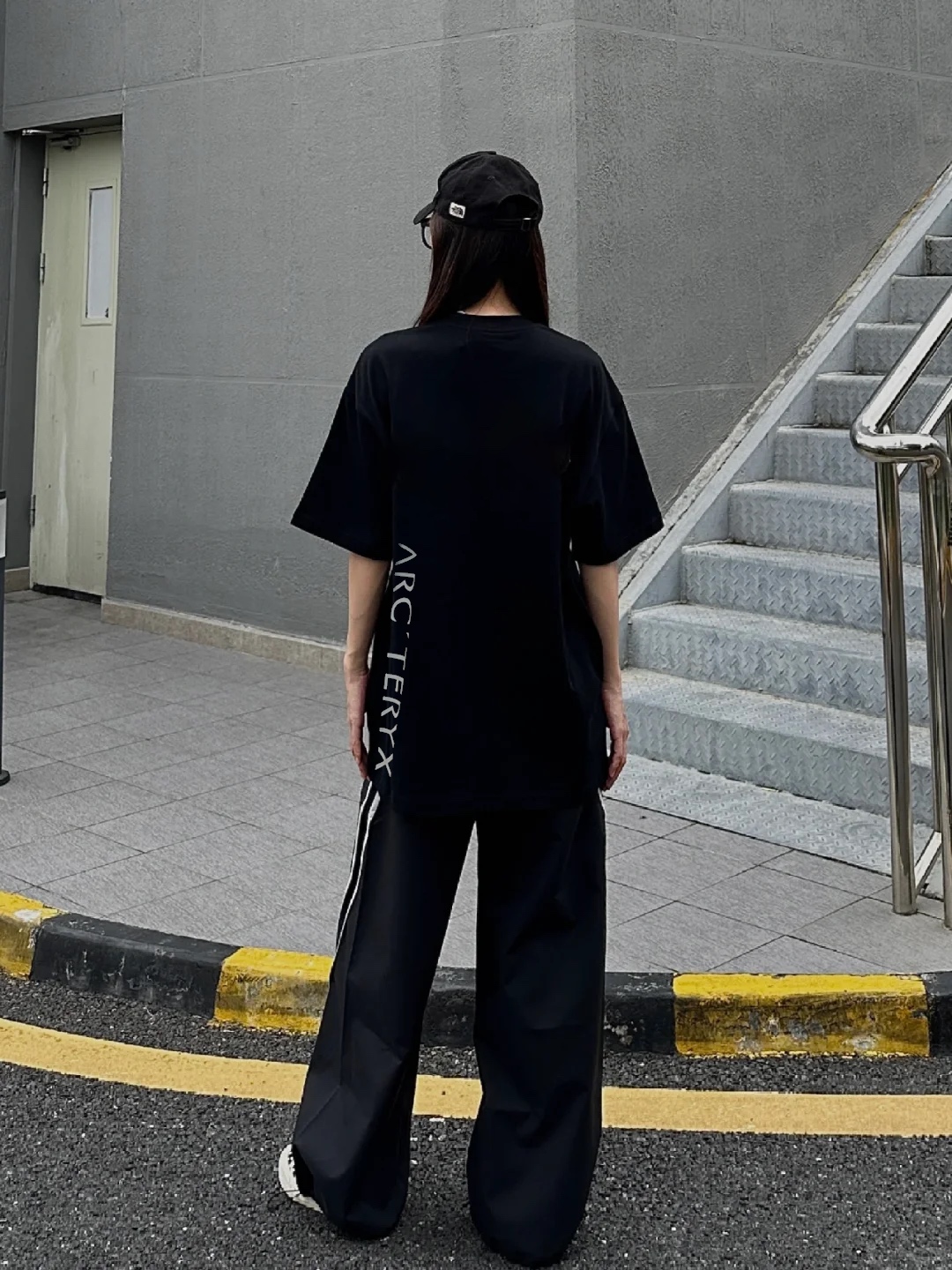 
⚜️ARC'TERY*始祖-鸟25s爆款推荐.男女同款！高品质高版本，此款胸前及侧身字母Logo立体烫