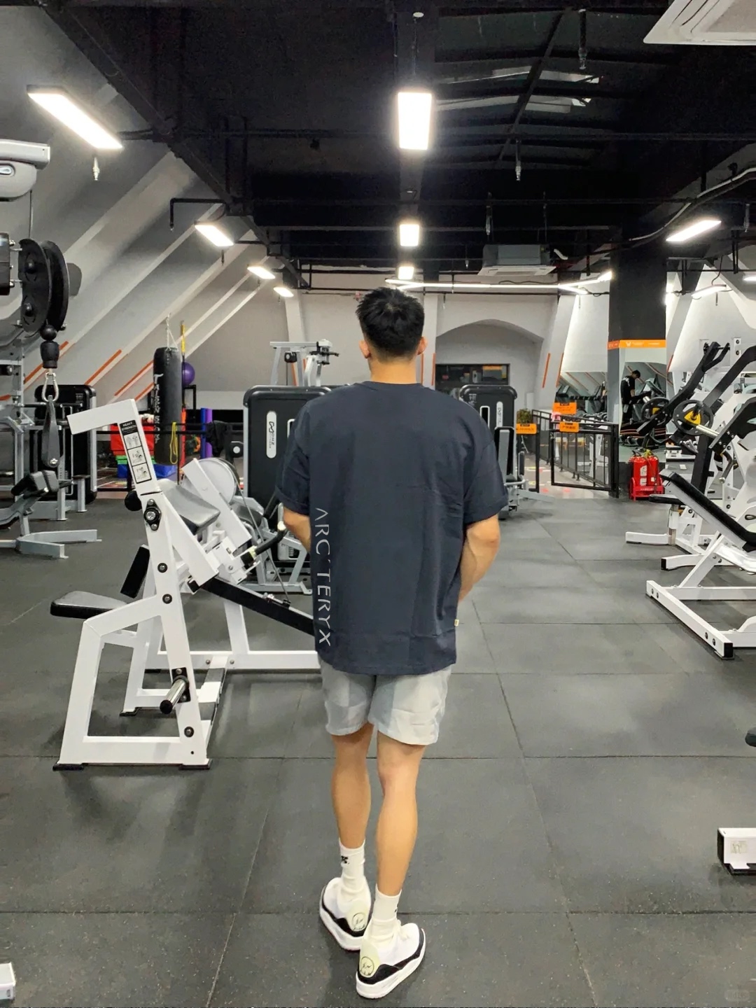 
⚜️ARC'TERY*始祖-鸟25s爆款推荐.男女同款！高品质高版本，此款胸前及侧身字母Logo立体烫