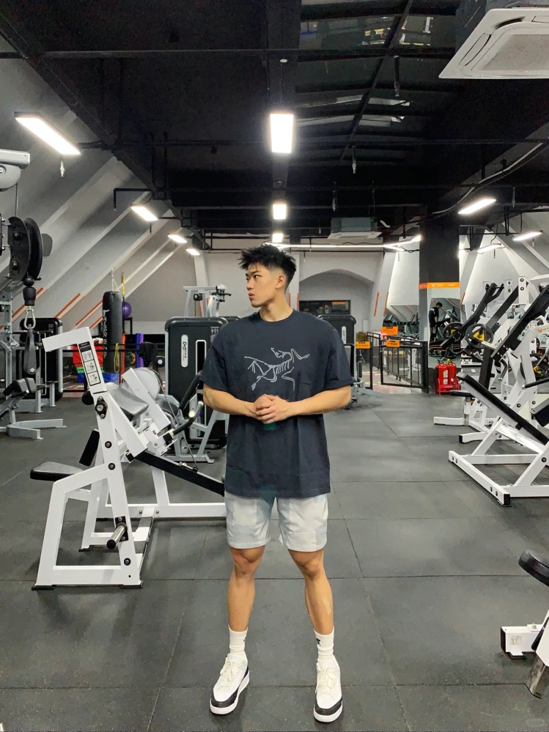 
⚜️ARC'TERY*始祖-鸟25s爆款推荐.男女同款！高品质高版本，此款胸前及侧身字母Logo立体烫