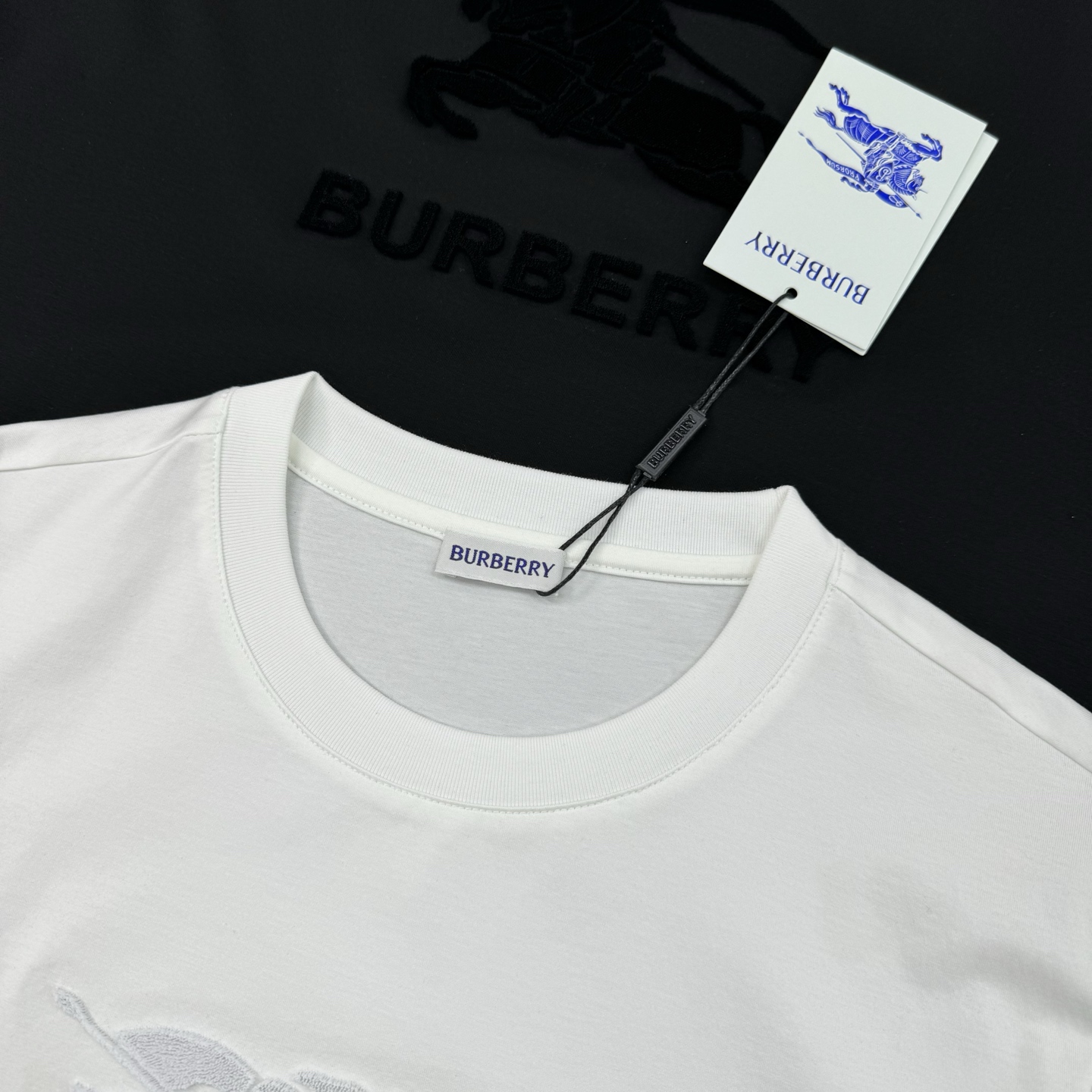 
        BBR*巴宝-莉2025s新品短袖T恤，重工立体牙刷绣.高逼格工艺.战马造型立体感满满