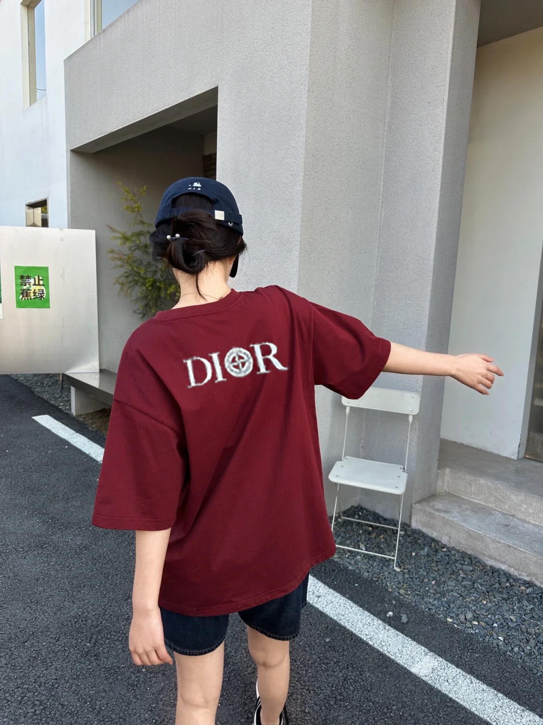 NO:118647,DIO*R Di-Ao 25s new couple round neck T-shirt!  The new double-sided 3D three-dimensional letter printing. 300g selected pure cotton texture. The cotton is full and elastic. The pursuit of details is also brand new!  Full, clear and textured. The fabric is close-fitting, comfortable and breathable!  Whether it is single wear or basement, it is a must-have item!  Don't miss it... The color is black, white, encore red, flower gray, and the code number S-3XL micro-expanded version!  (175/jin recommended L),,dior,tees,t-shirt,alexander wang19860909DIO*R迪-奥25s新款情侣圆领T恤！双面新款3D立体字母印花.300g甄选纯棉质感.棉质饱满富有弹性.秉持着对细节追求 图案也是全新！饱满清晰有质感.面料贴身舒适透气！无论是单穿还是打底都是必备单品！一定别错过……颜色黑色.白色.安可拉红.花灰.码数S-3XL微扩版型！（175/斤建议L）,,dior,tees，t-shirt,alexander wang,Men's clothing