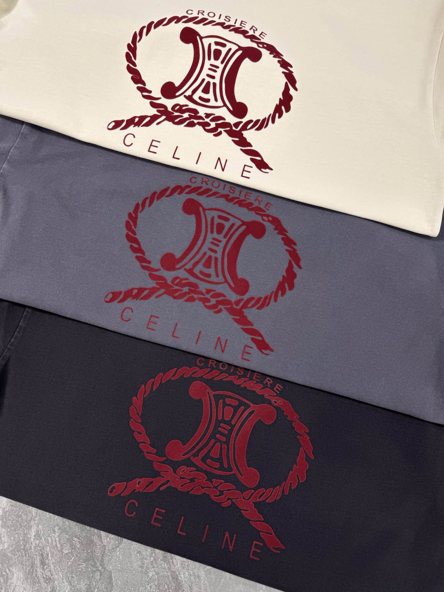 
CELINE25s新款圆领T恤.重水洗潮牌T恤！男女同款～不同工艺呈现不一样的视觉感受，立体烫画图形设