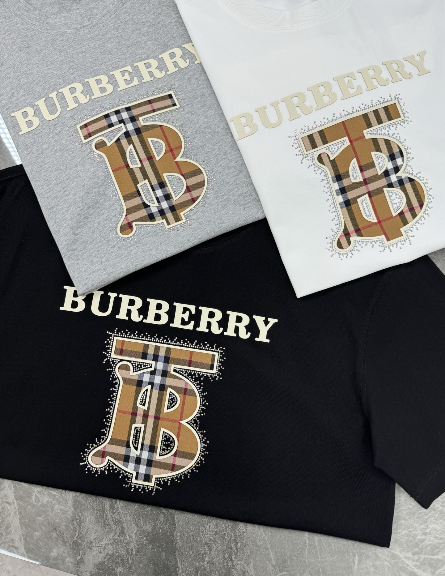 
        BBR*burberr*巴宝莉25s春夏新款T恤.宽松版型男女同款！经典TB造型.搭配