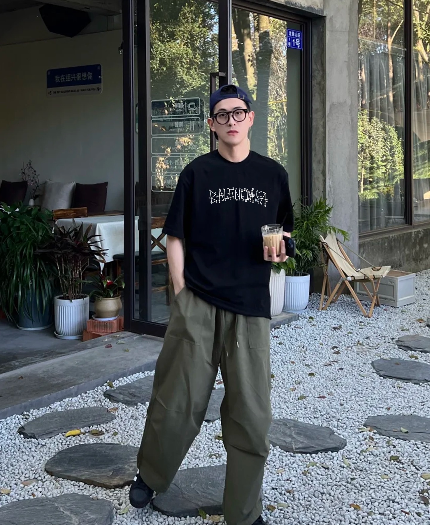 
        Balenciag*巴黎*新款T恤.25s男女同款！双面品牌字母哥特风字母印花设计.每