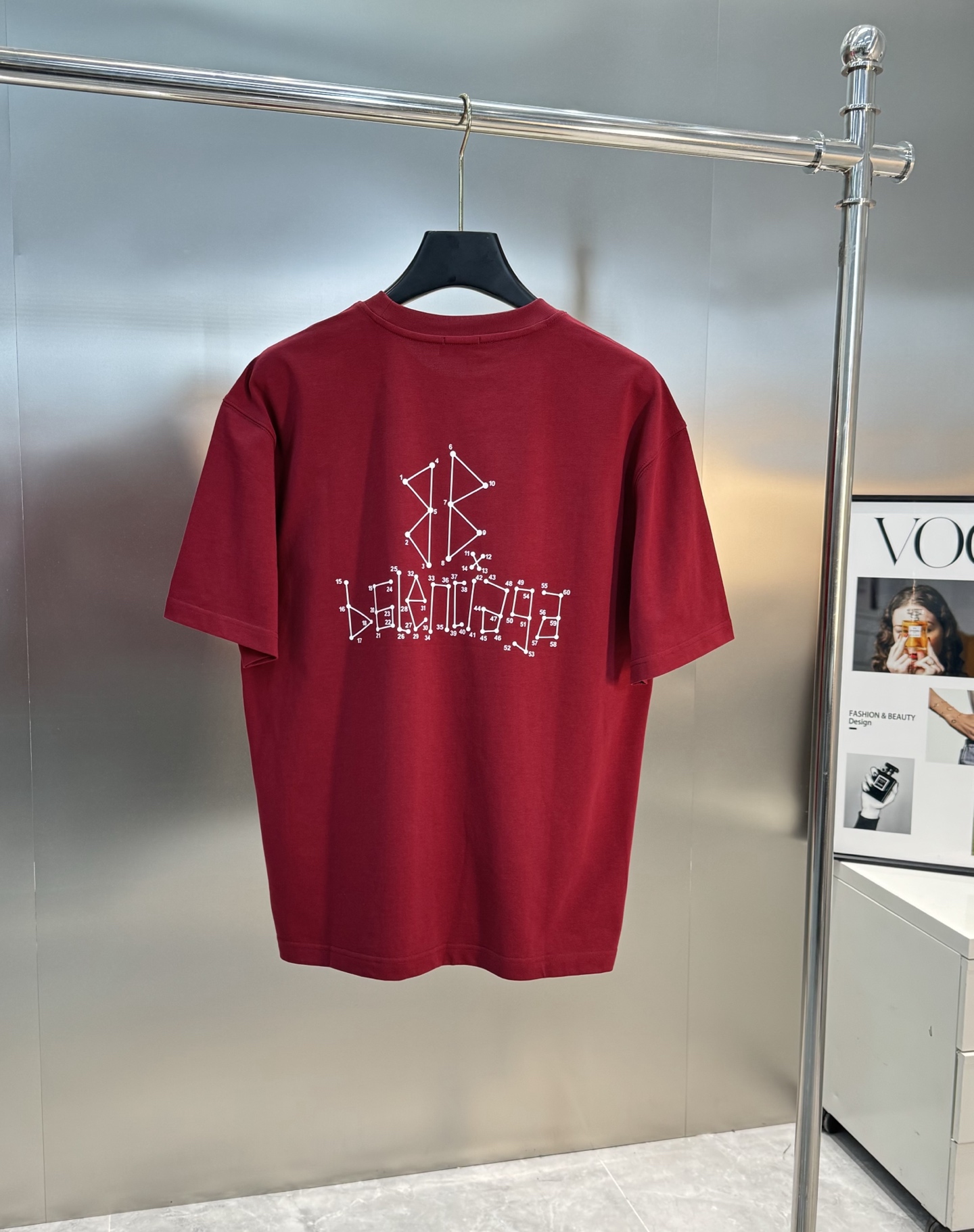 
        Balenciag*巴黎*新款T恤.25s男女同款！双面品牌字母哥特风字母印花设计.每