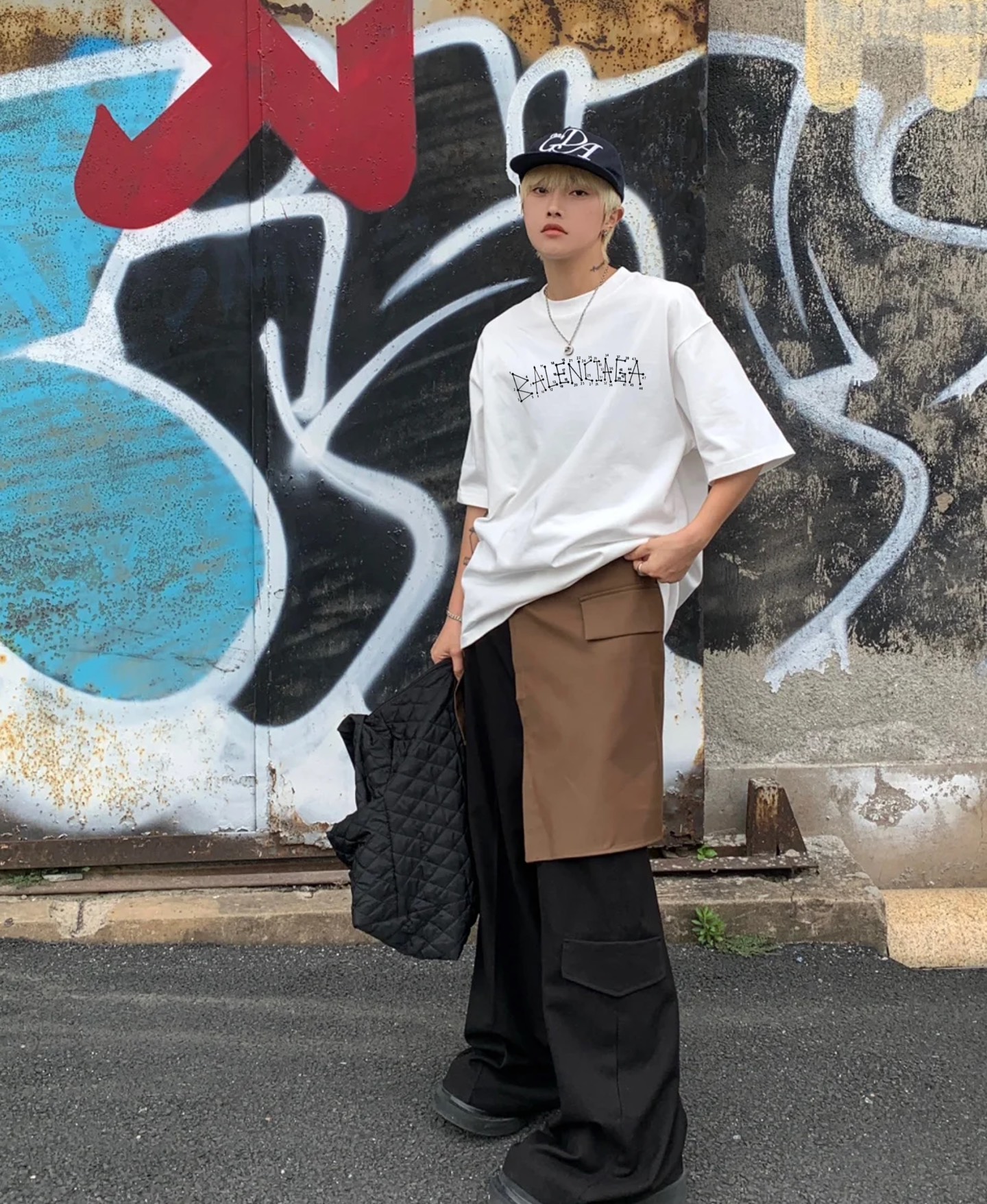 
        Balenciag*巴黎*新款T恤.25s男女同款！双面品牌字母哥特风字母印花设计.每