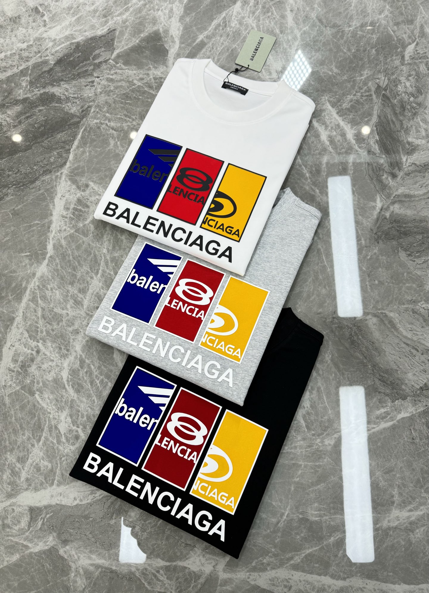 
        BALENCIAG*巴黎25s新款T恤.字母印花经典百搭纯棉短袖.男女同款.品牌字母色