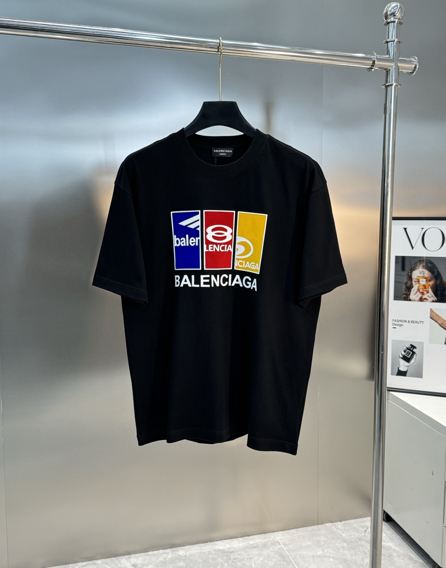 
        BALENCIAG*巴黎25s新款T恤.字母印花经典百搭纯棉短袖.男女同款.品牌字母色
