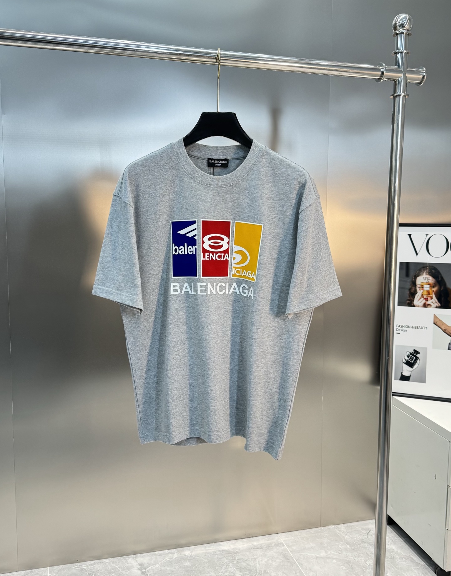 
        BALENCIAG*巴黎25s新款T恤.字母印花经典百搭纯棉短袖.男女同款.品牌字母色