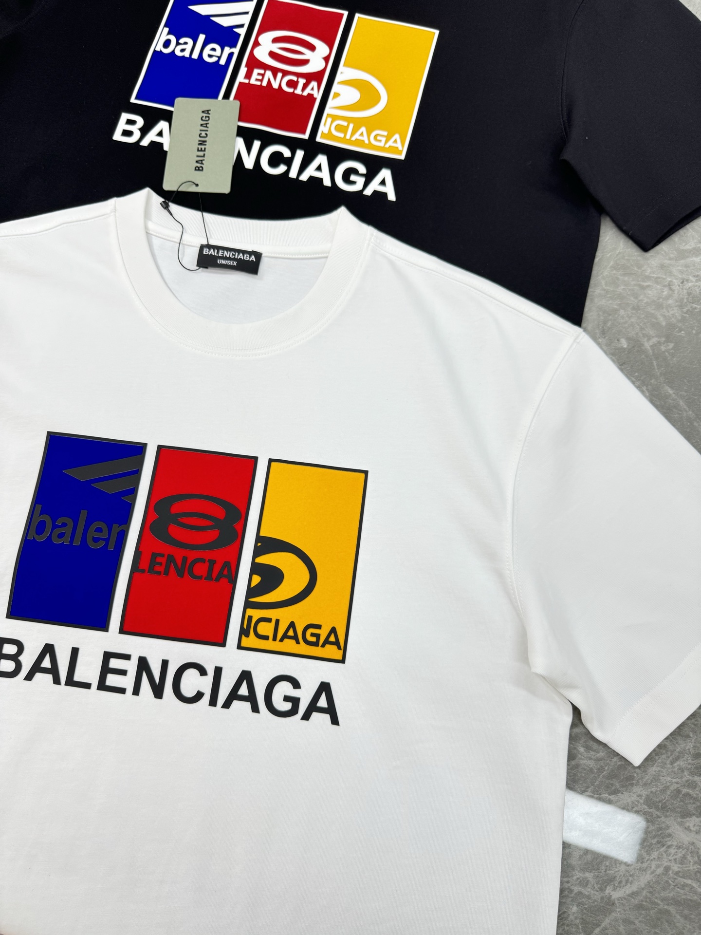 
        BALENCIAG*巴黎25s新款T恤.字母印花经典百搭纯棉短袖.男女同款.品牌字母色