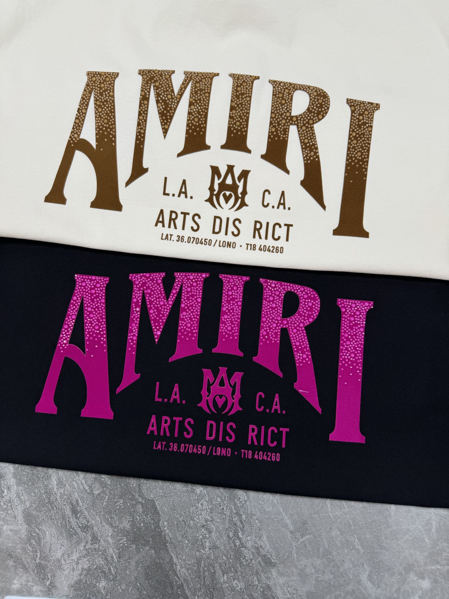 
        AMIRI*25s新款圆领T恤.男女同款！基础款字母印花.色彩层析分明.简单明了的理念