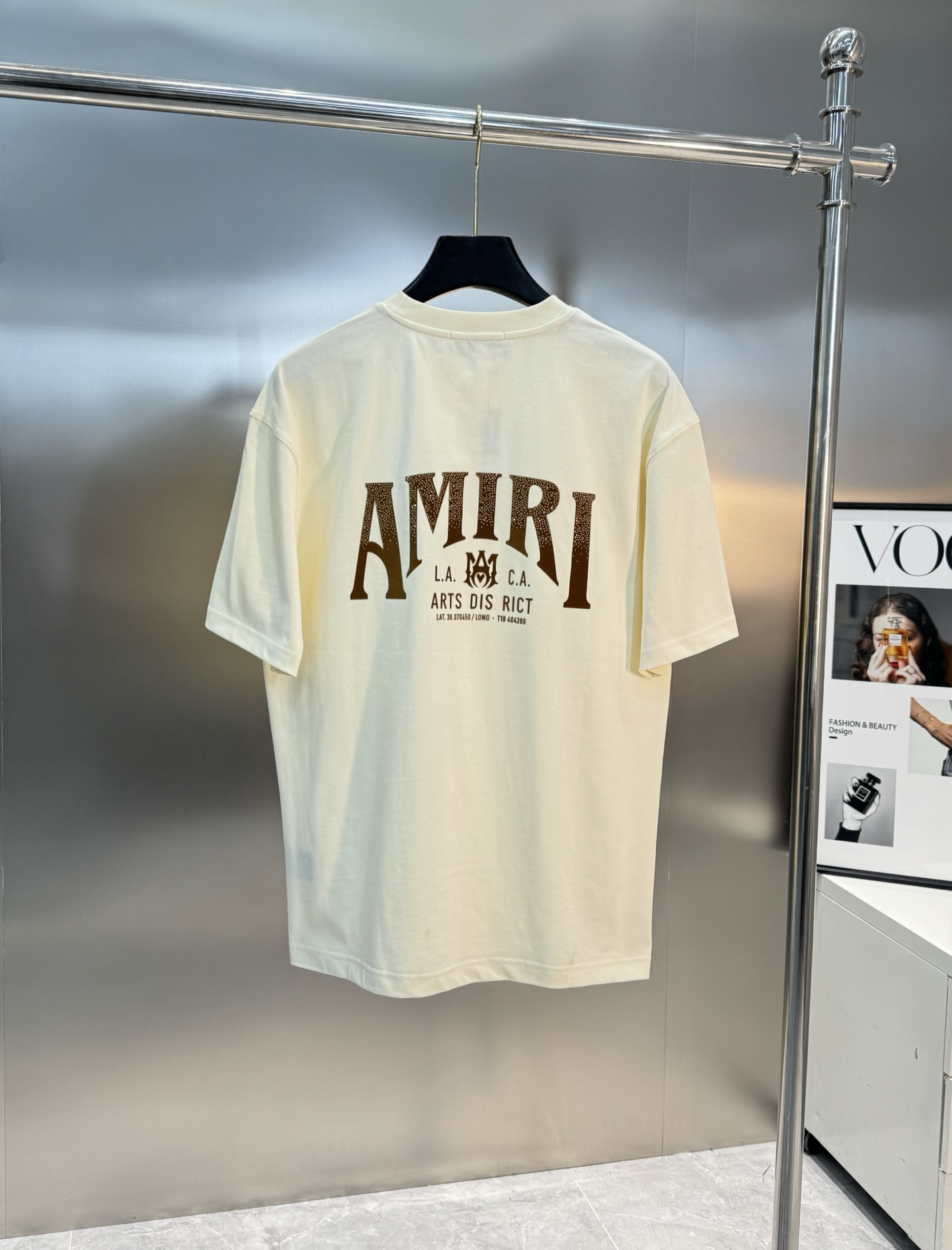 
        AMIRI*25s新款圆领T恤.男女同款！基础款字母印花.色彩层析分明.简单明了的理念