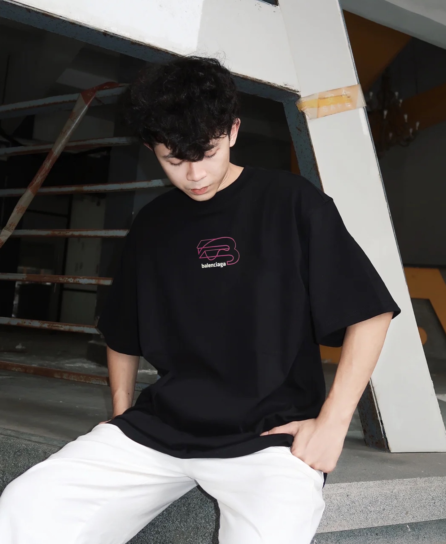
        Balenciag*巴黎25s新款圆领T恤.潮牌T恤！男女同款～不同工艺呈现不一样的视