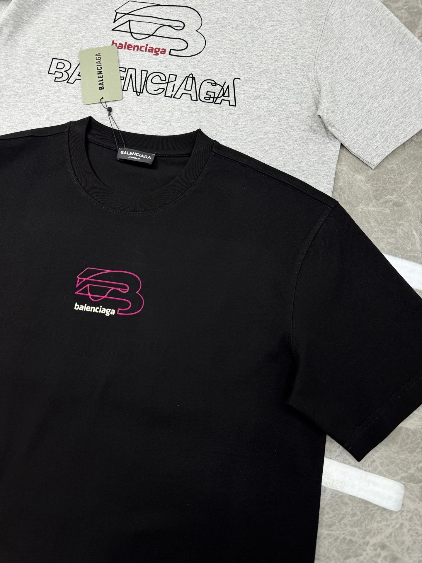 
        Balenciag*巴黎25s新款圆领T恤.潮牌T恤！男女同款～不同工艺呈现不一样的视
