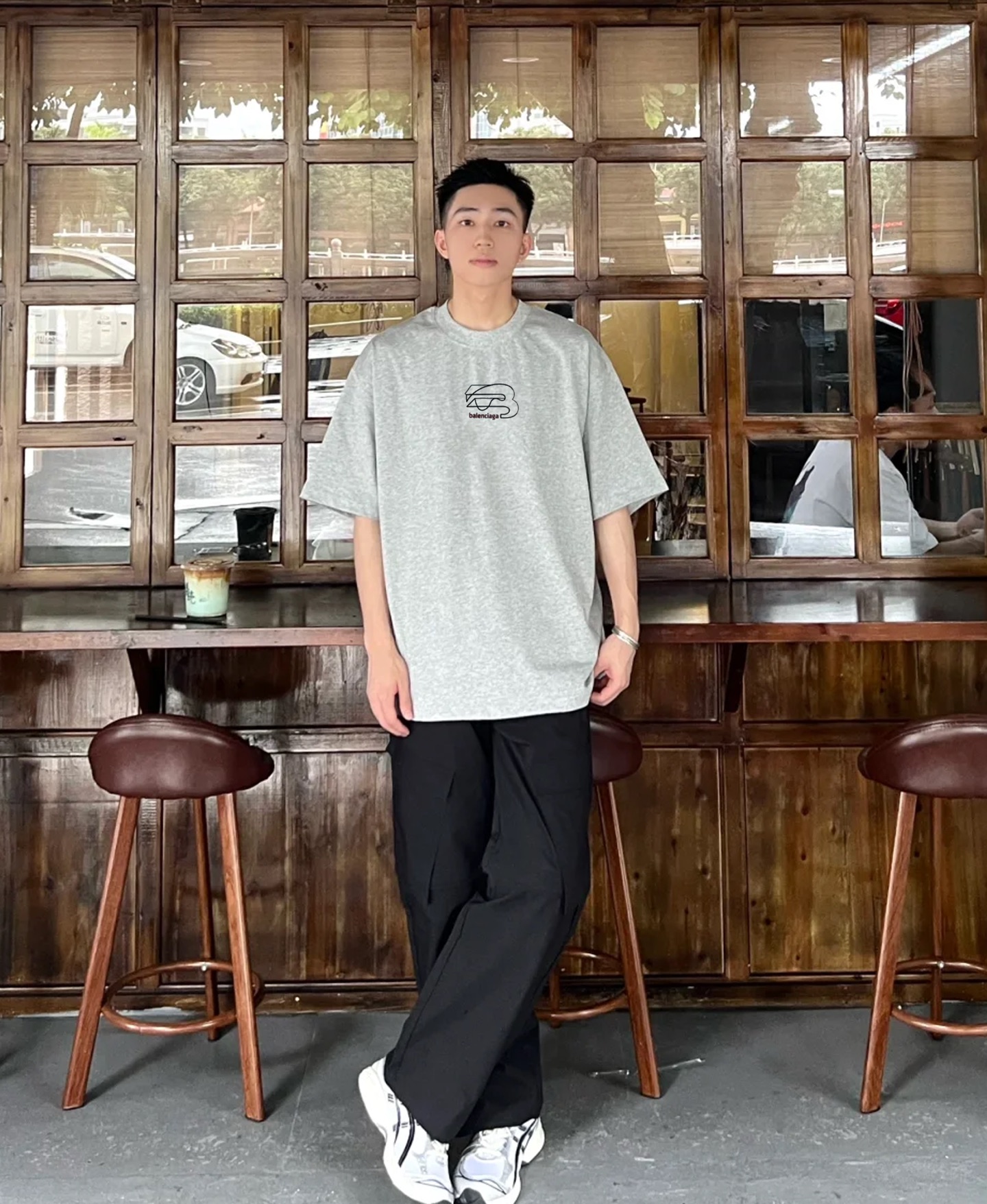 
        Balenciag*巴黎25s新款圆领T恤.潮牌T恤！男女同款～不同工艺呈现不一样的视