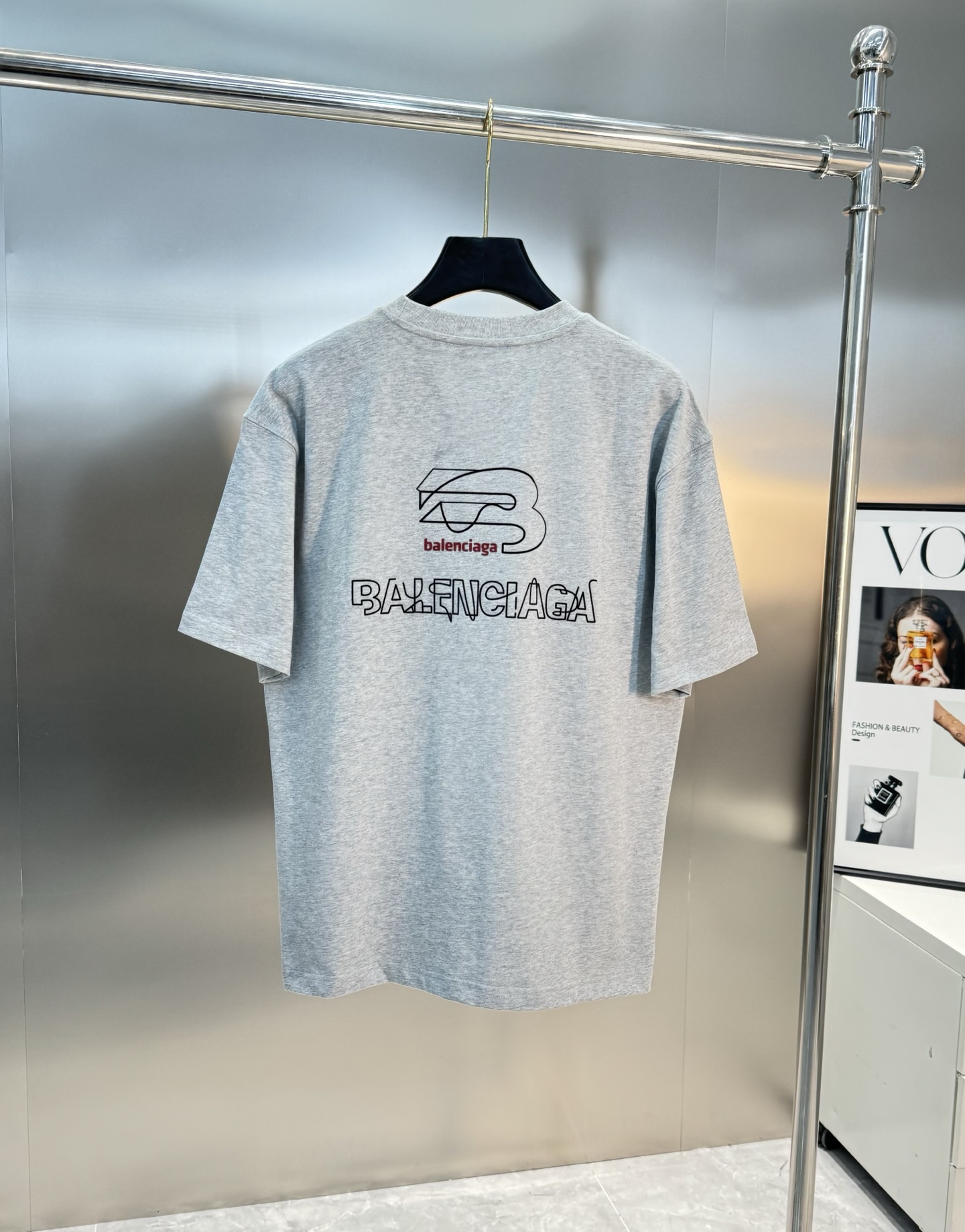 
        Balenciag*巴黎25s新款圆领T恤.潮牌T恤！男女同款～不同工艺呈现不一样的视